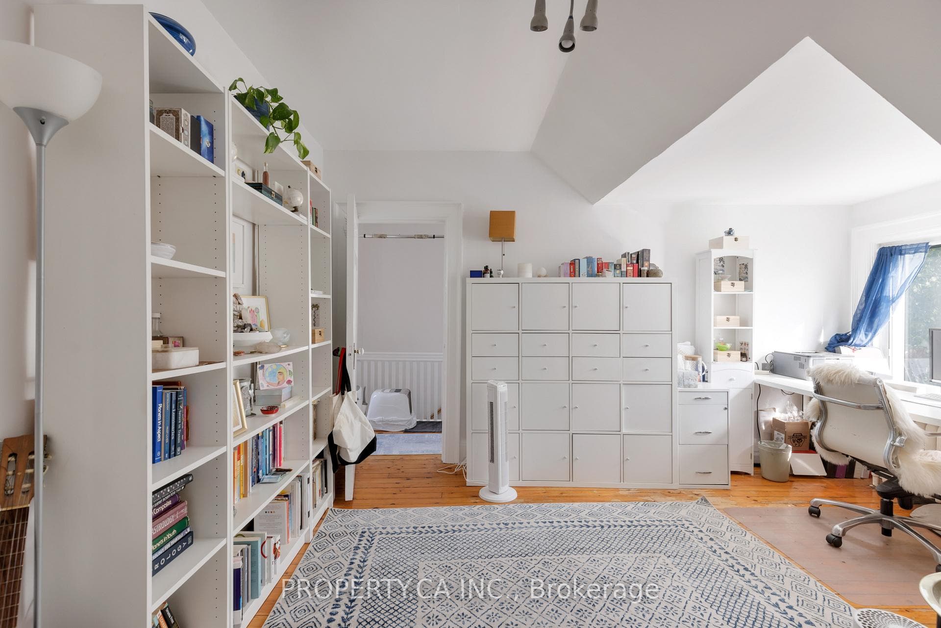 553 Broadview Avenue photo 32