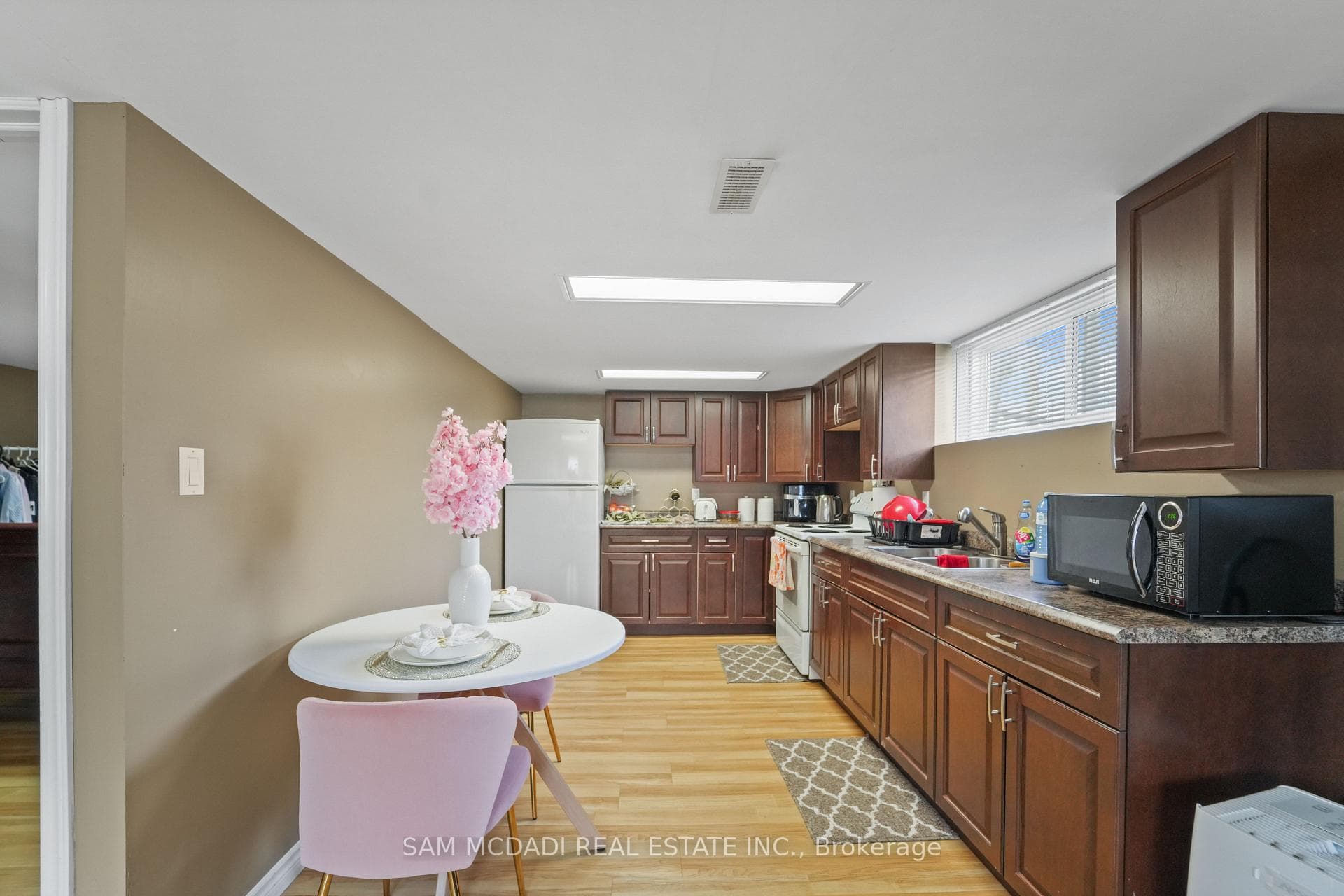 2230 Britannia Road photo 5
