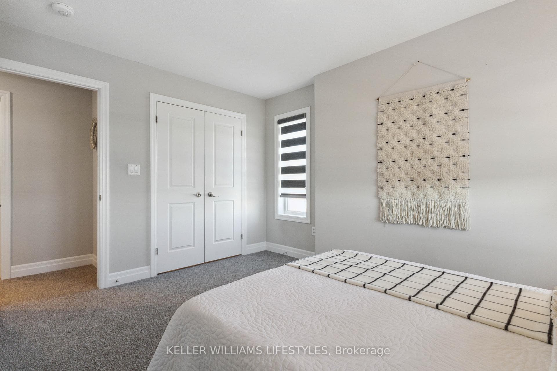 815 Sarnia Road photo 36