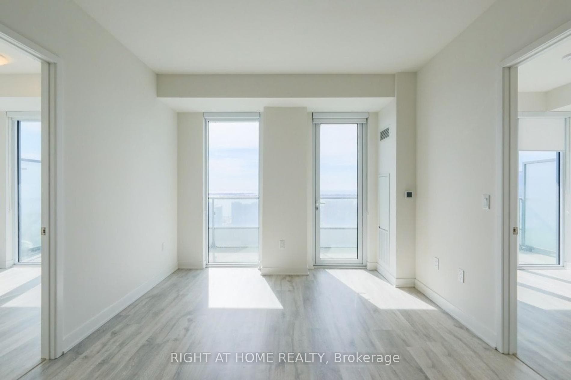 70 Princess Street Unit 2408 photo 2