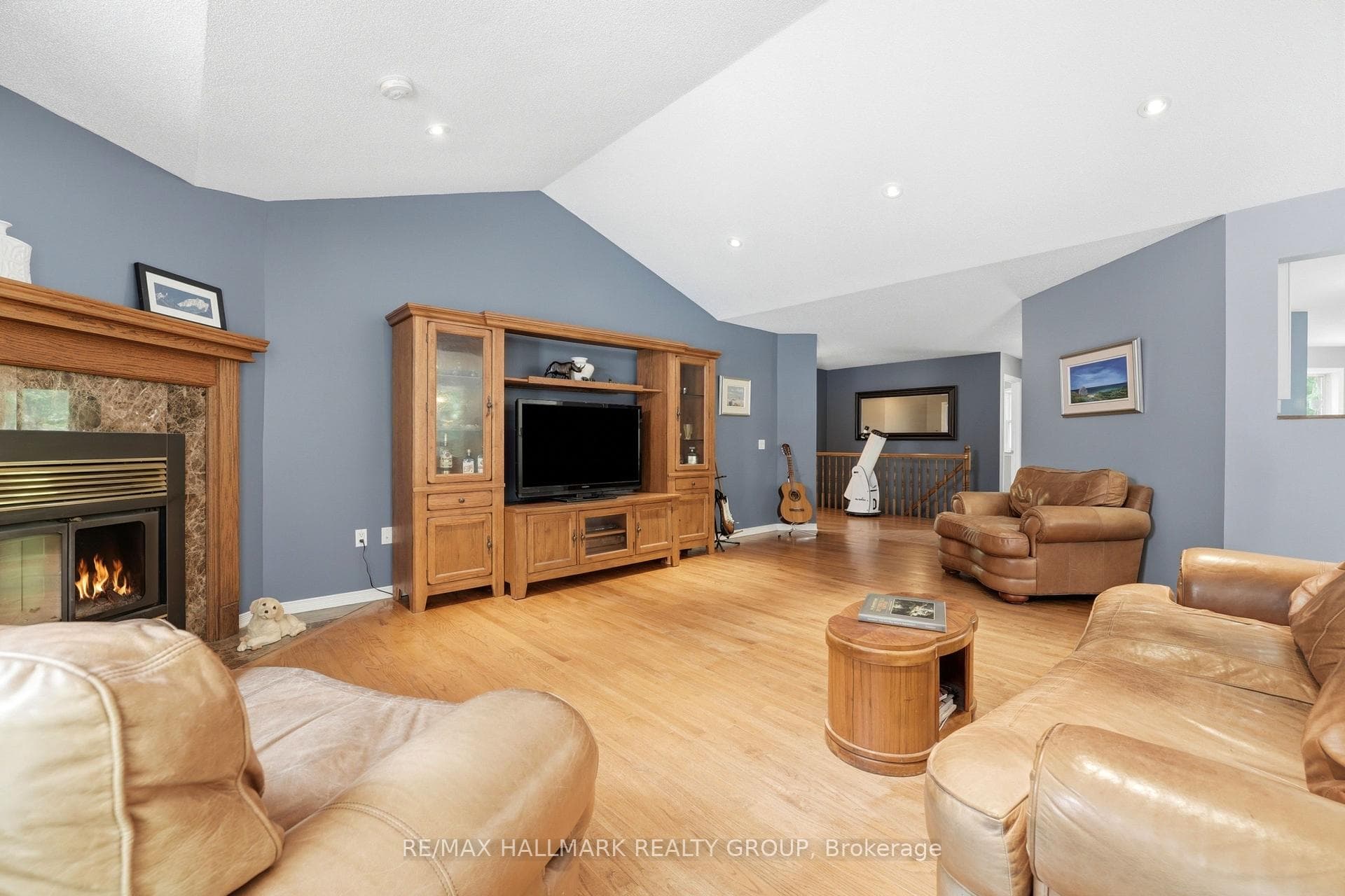 18 Josteen Drive photo 8