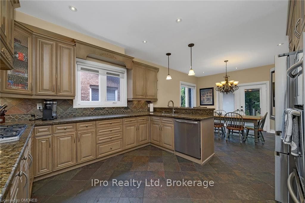 44 ELLSWORTH Avenue photo 9