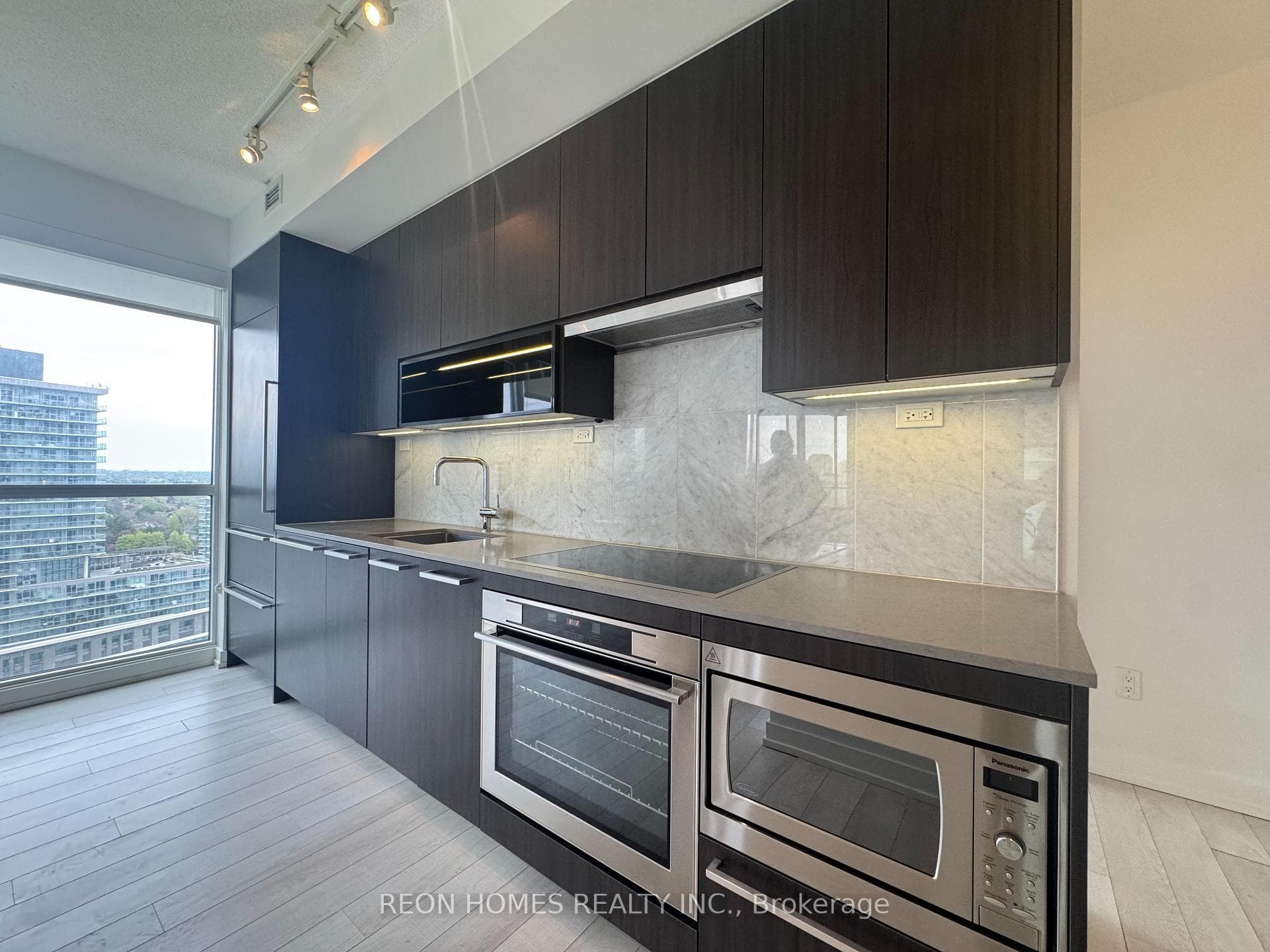 115 McMahon Drive Unit 1603 photo 14