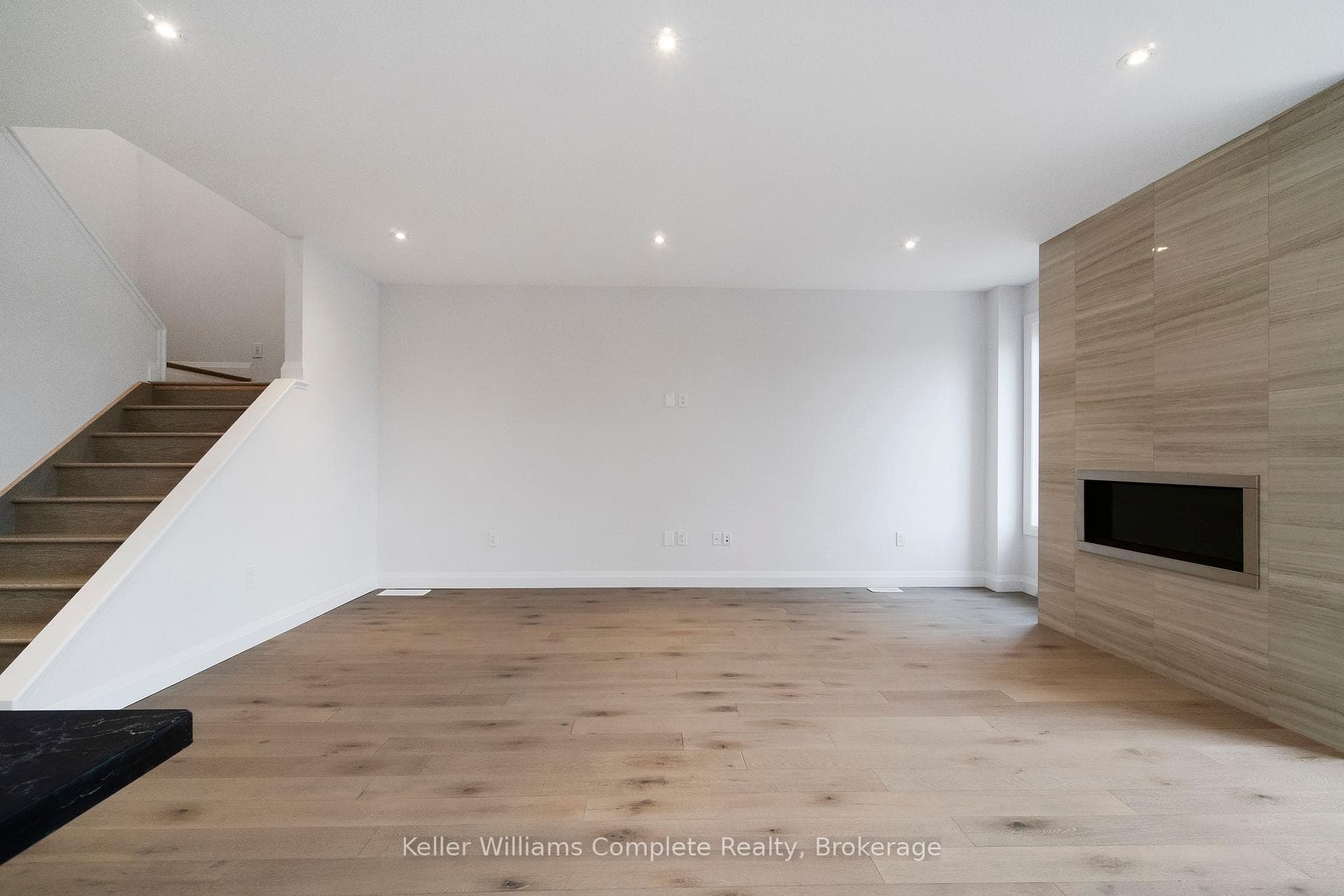 20 Columbus Gate photo 22