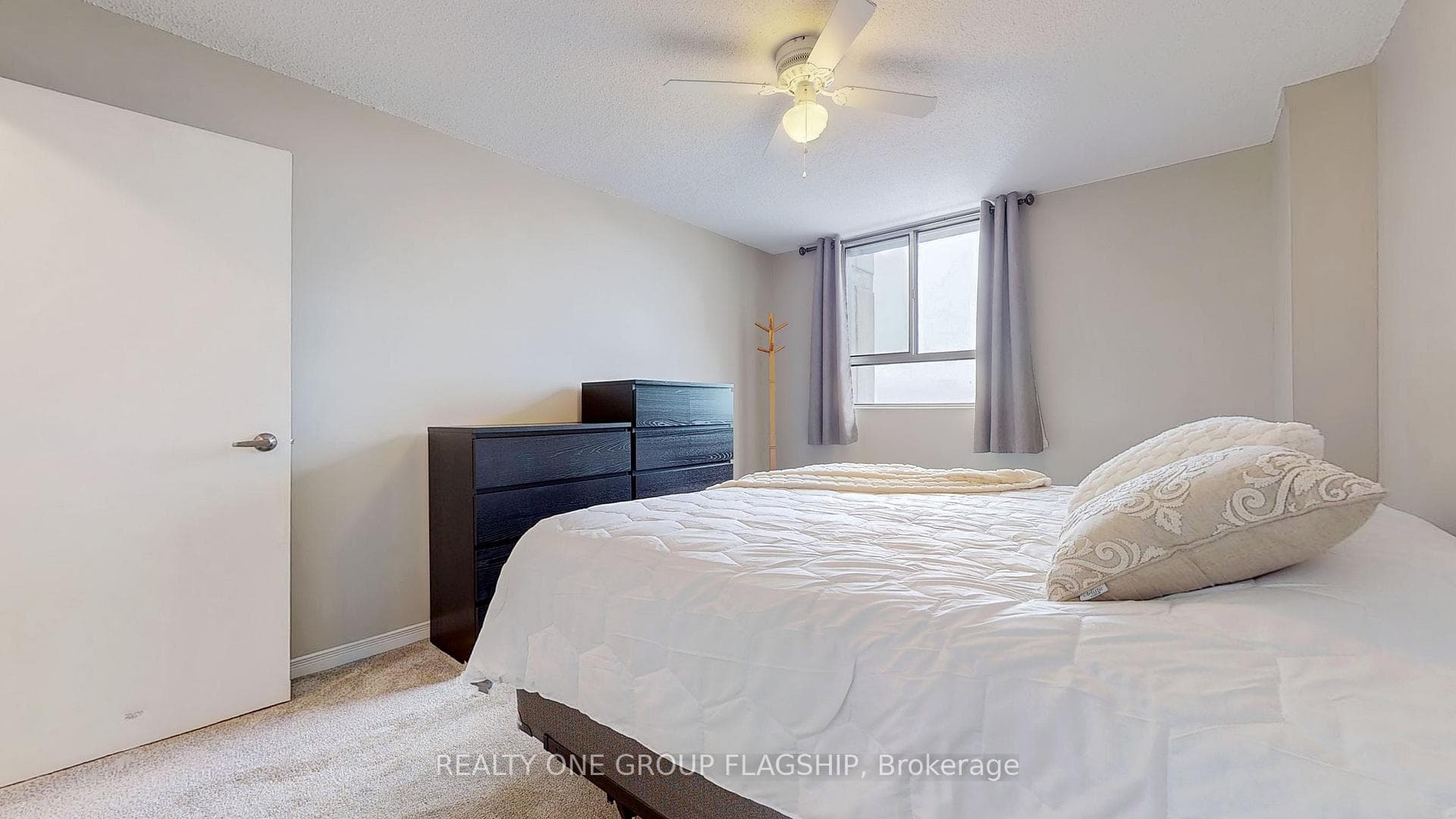 225 Harvard Place Unit 1605 photo 16