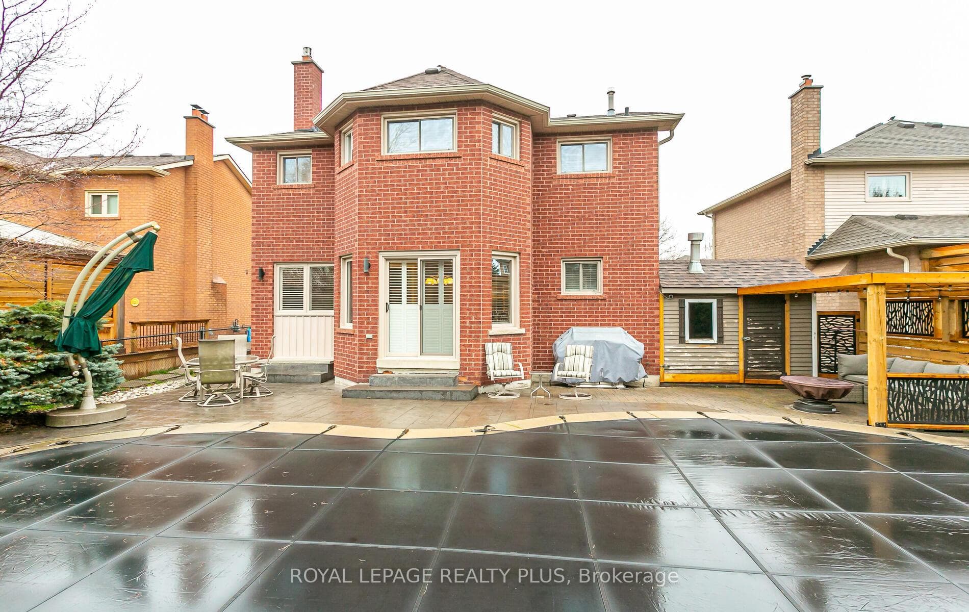 6 Davis Crescent photo 36