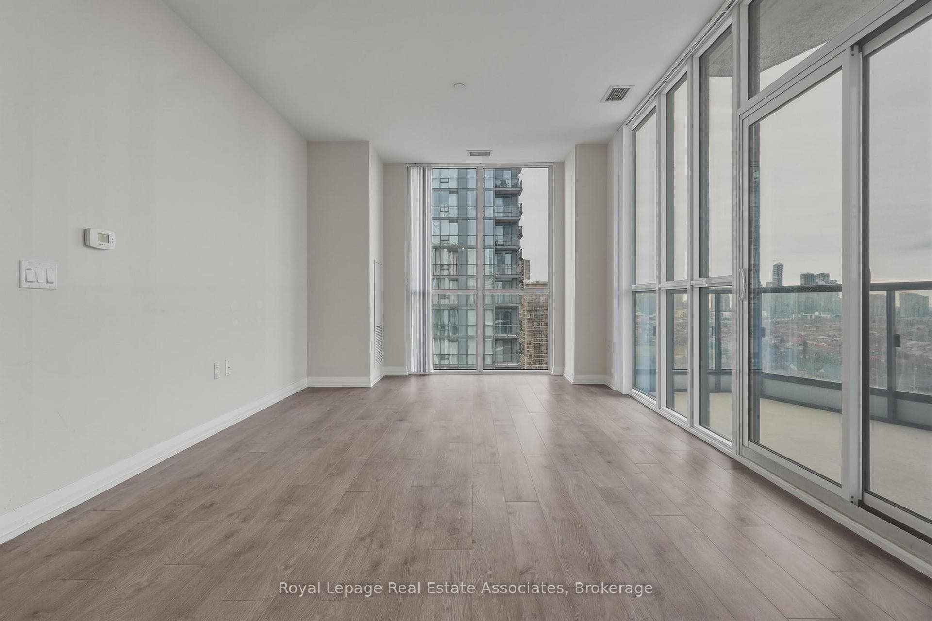 65 Watergarden Drive Unit 1504 photo 11