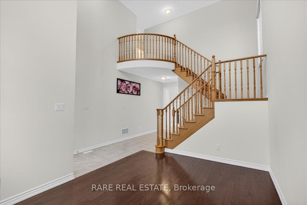 53 Rugman Crescent photo 7