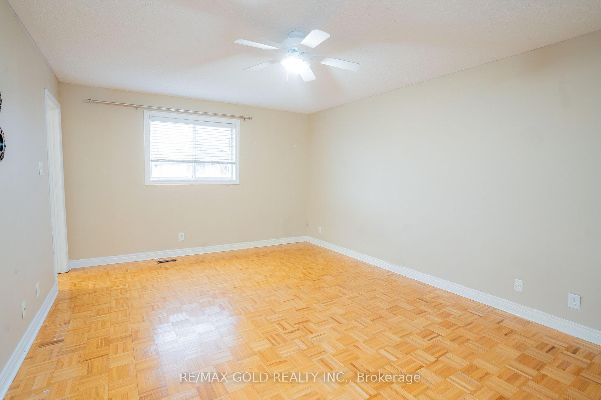 21 Summerdale Crescent photo 16