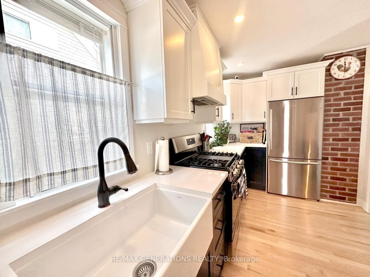 737 Syndicate Avenue photo 9