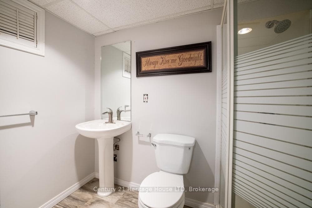 68 Wallace Avenue photo 27