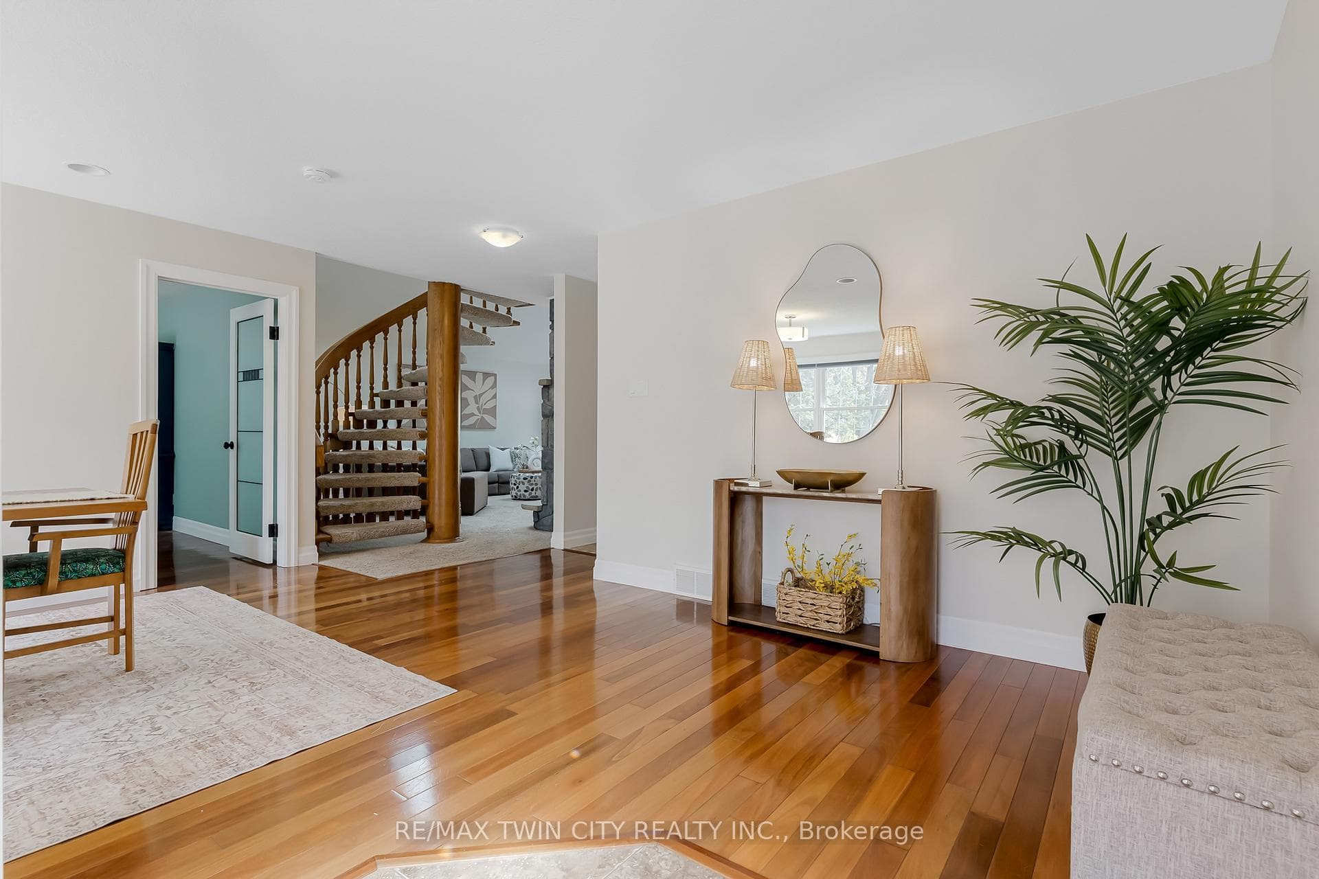286 Normandy Avenue photo 4
