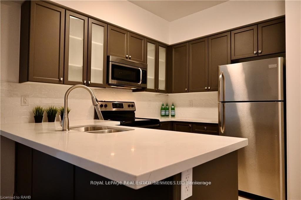 2326 Taunton Road Unit 302 photo 2