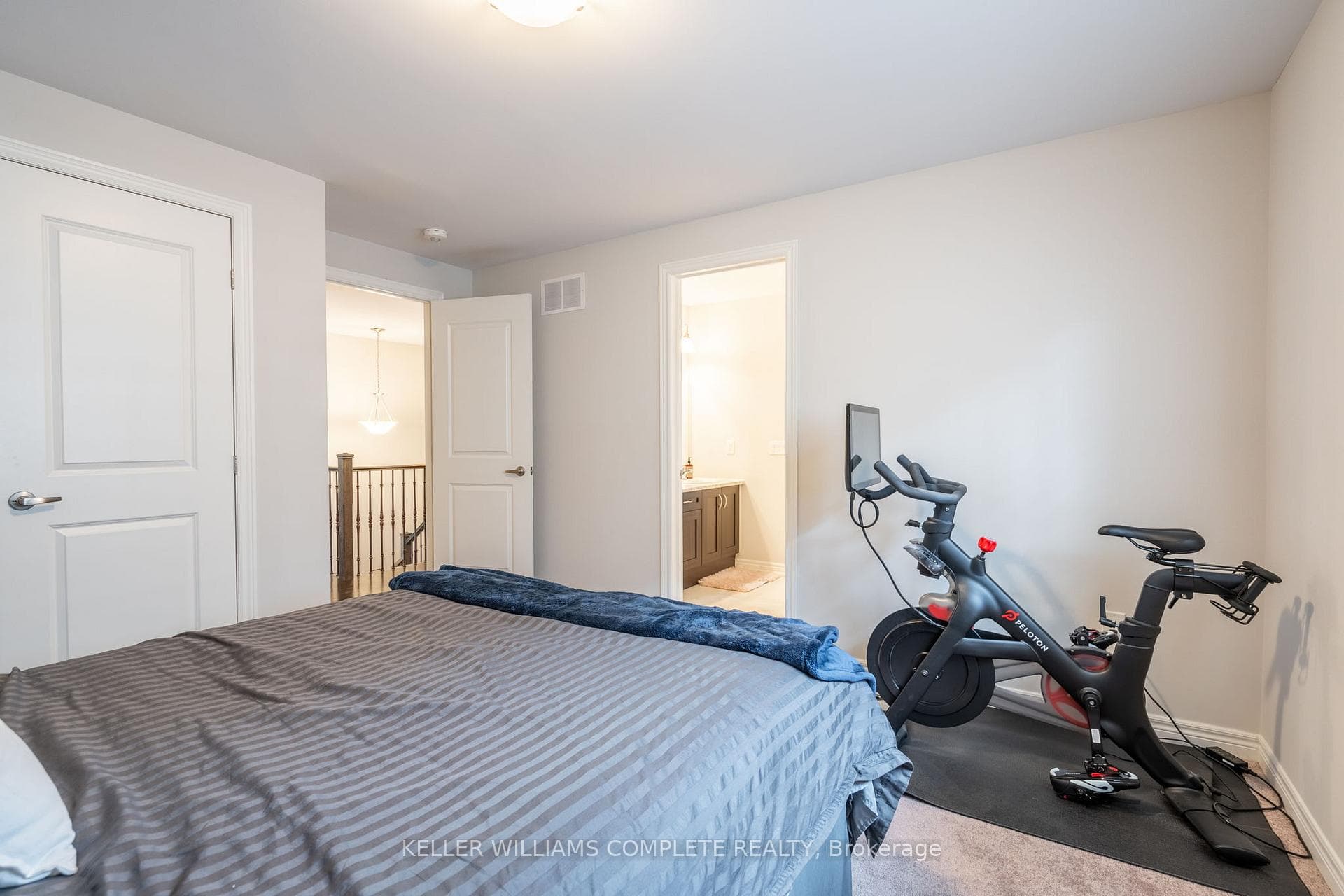 10 Robertson Road photo 28