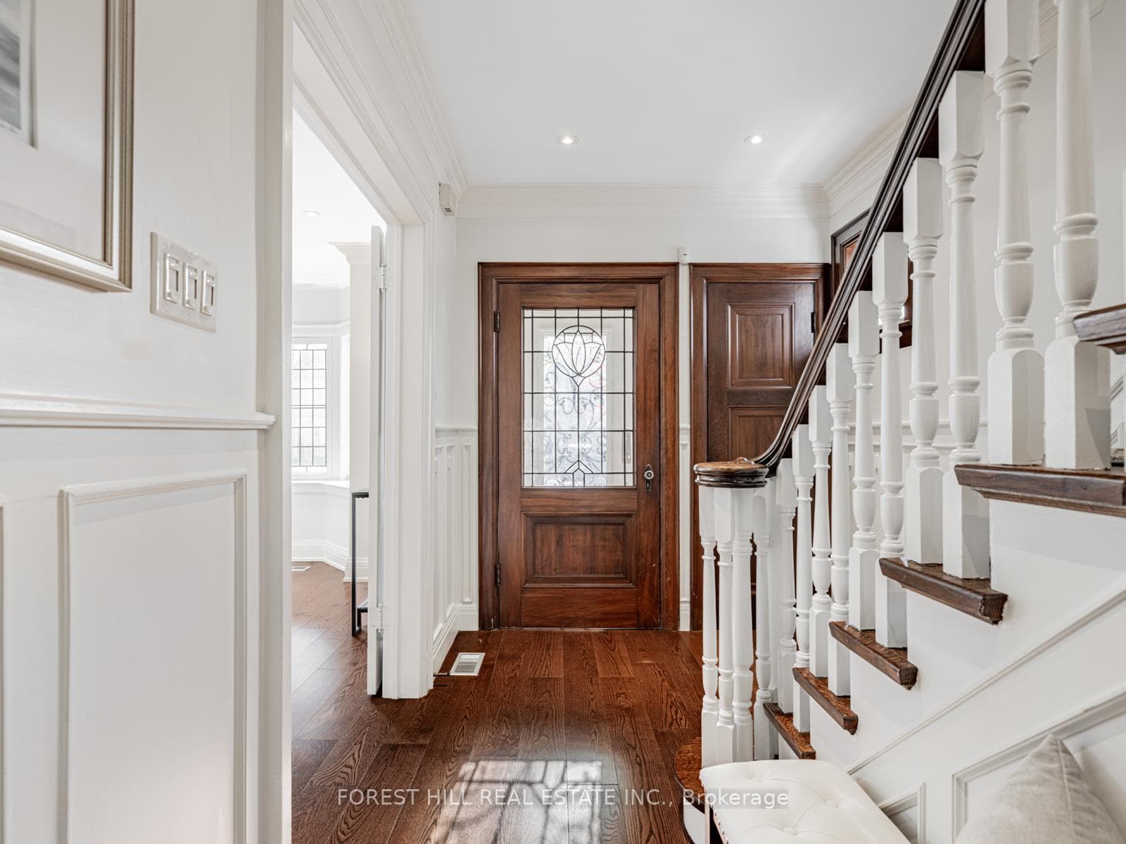 582 Briar Hill Avenue photo 4