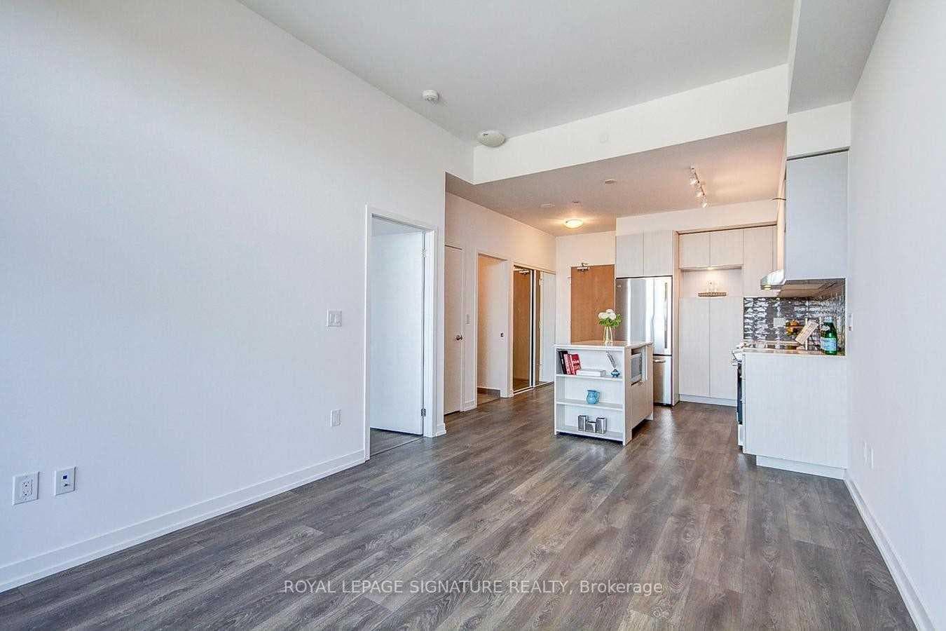 2520 Eglinton Avenue Unit 1408 photo 5