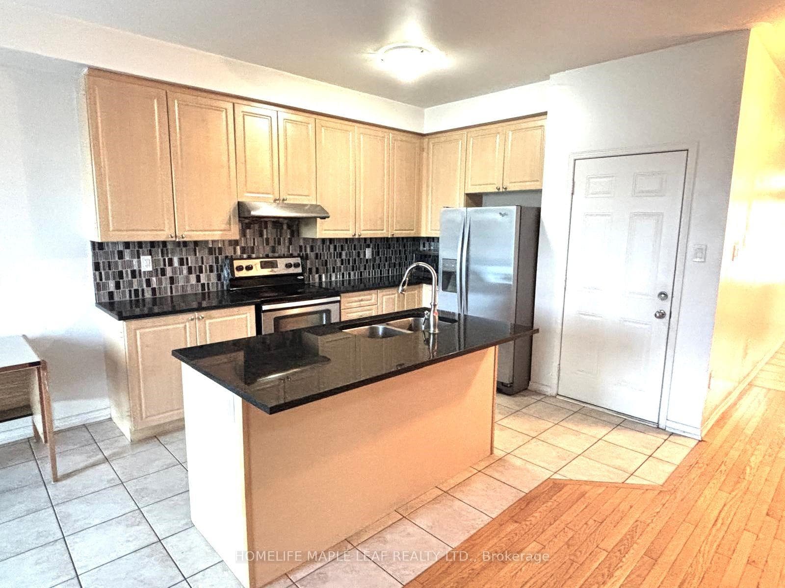 39 Sussexdale Drive photo 5