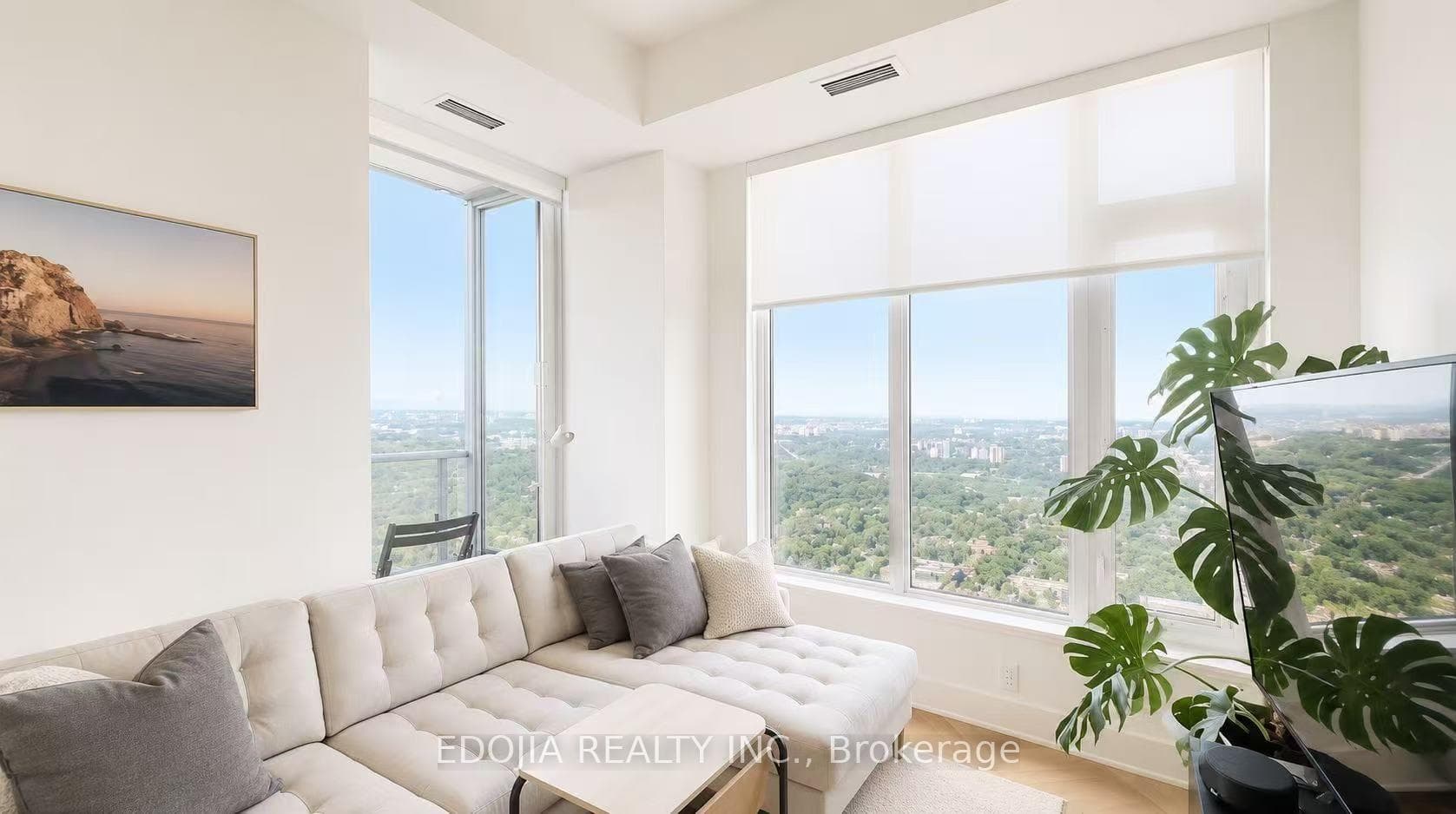 11 Yorkville Avenue Unit 6004 photo 9