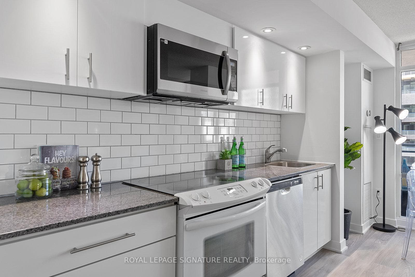 4K Spadina Avenue Unit 917 photo 15