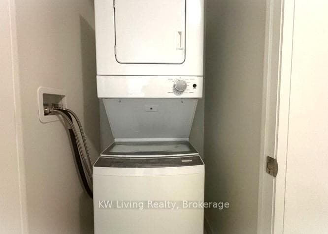 509 Dundas Street Unit 705 photo 23
