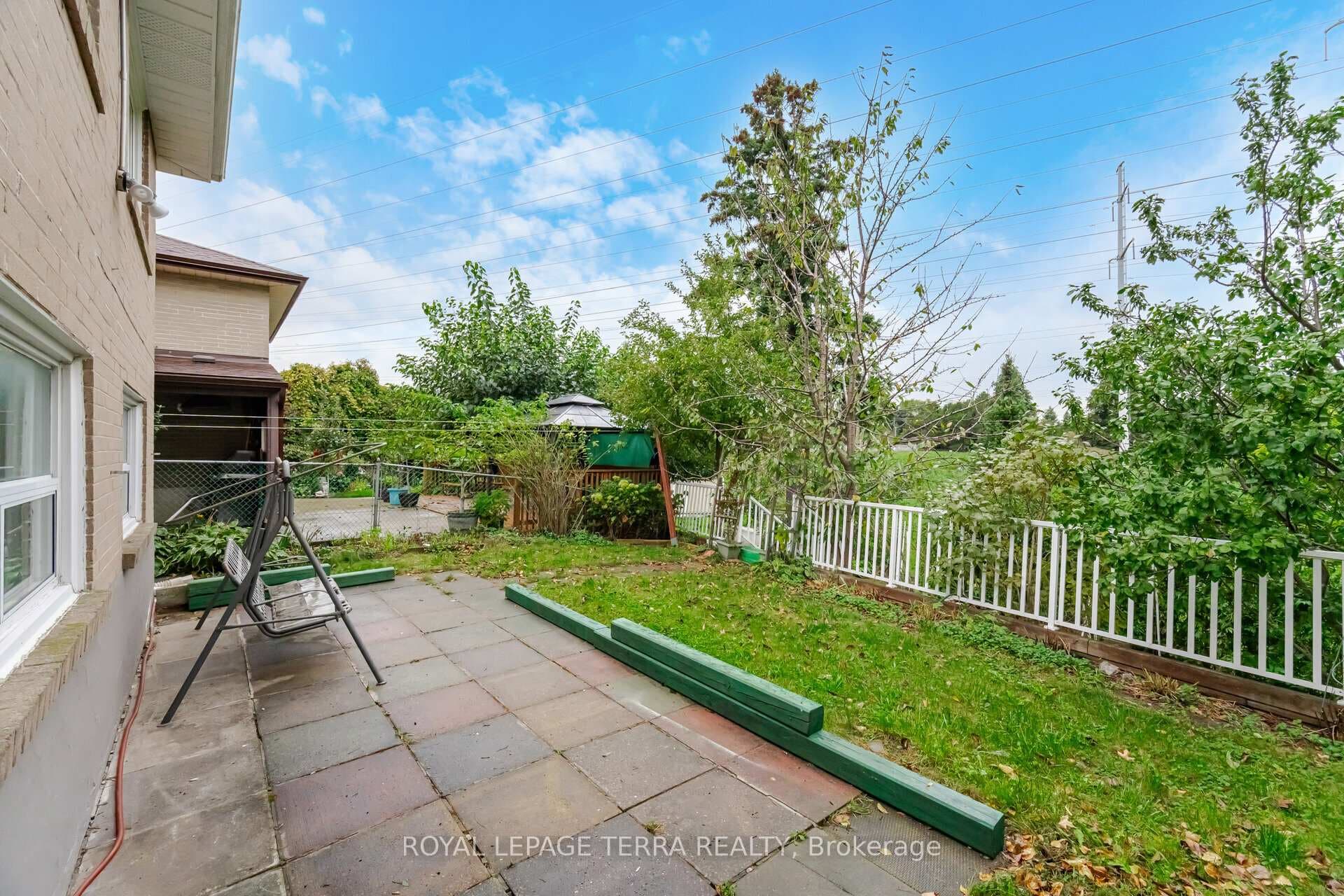 114 Milford Haven Drive photo 38