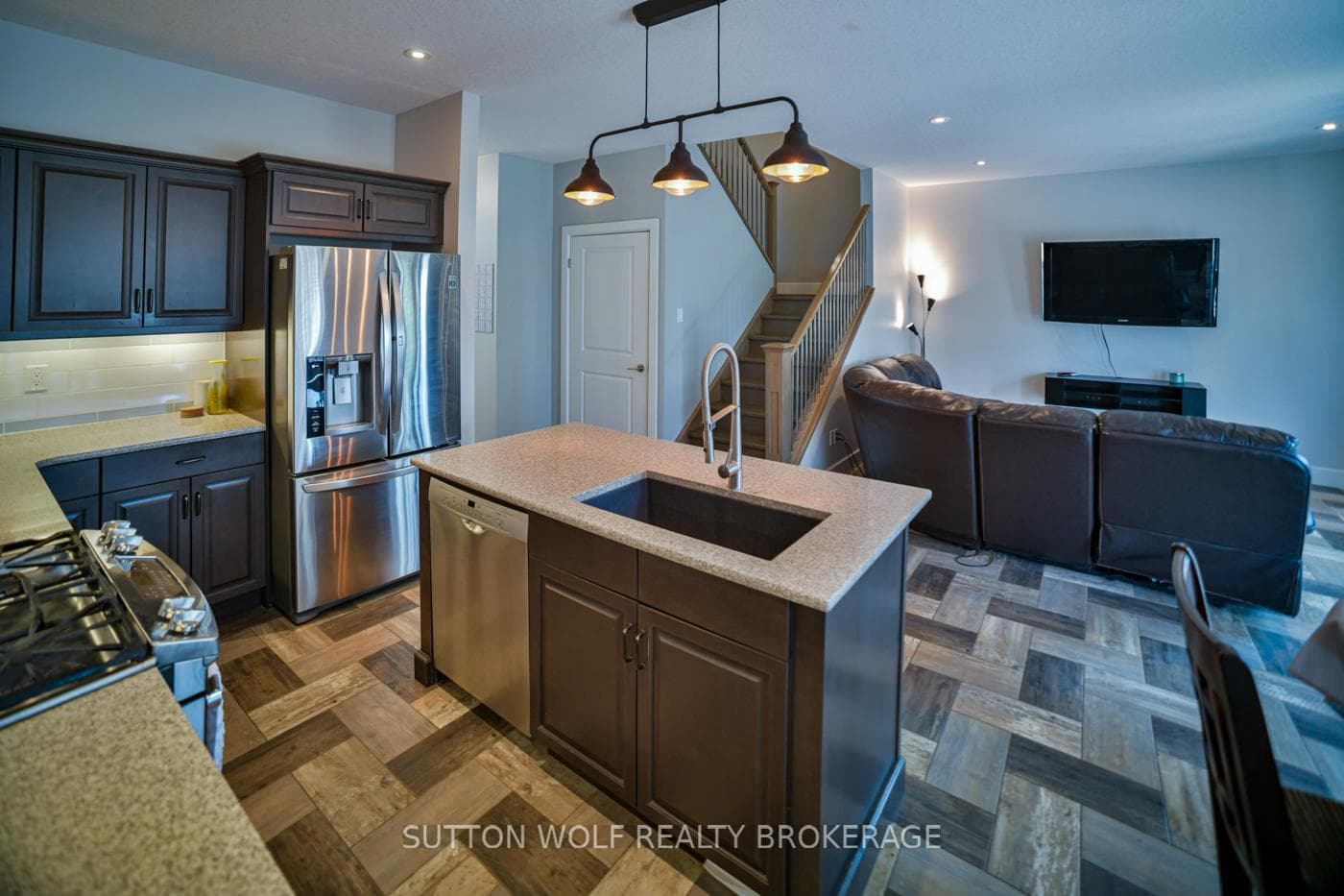 22 Queensway Drive photo 13