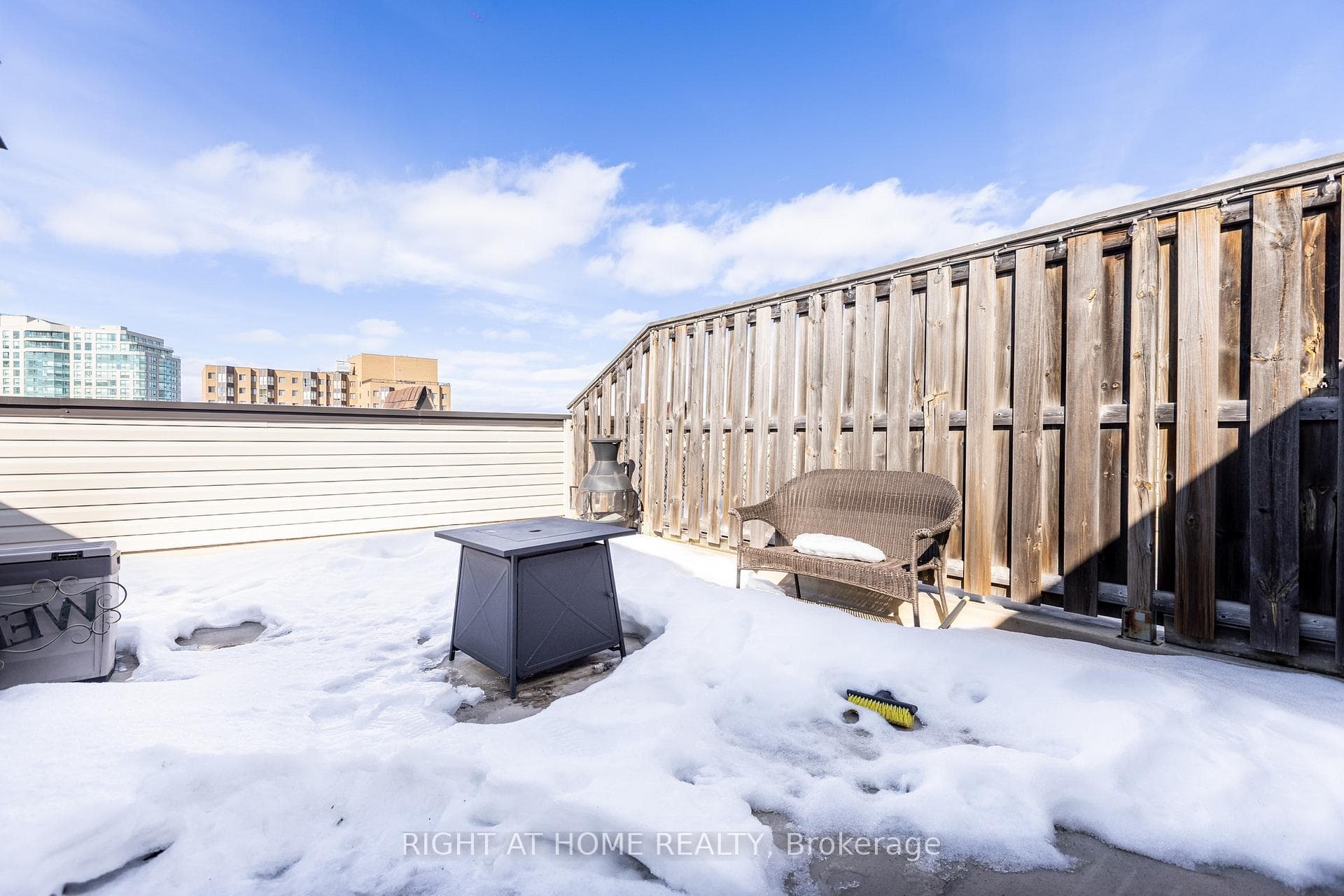 312 John Street Unit 331 photo 35