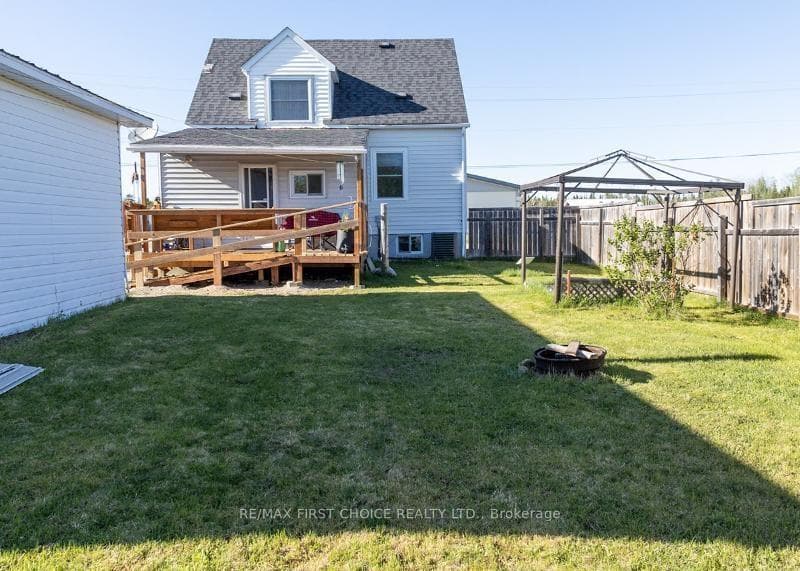211 Third Avenue photo 3