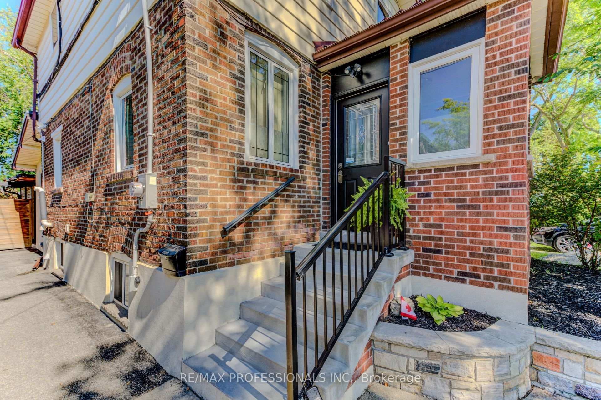 39 Rosemeade Avenue photo 4