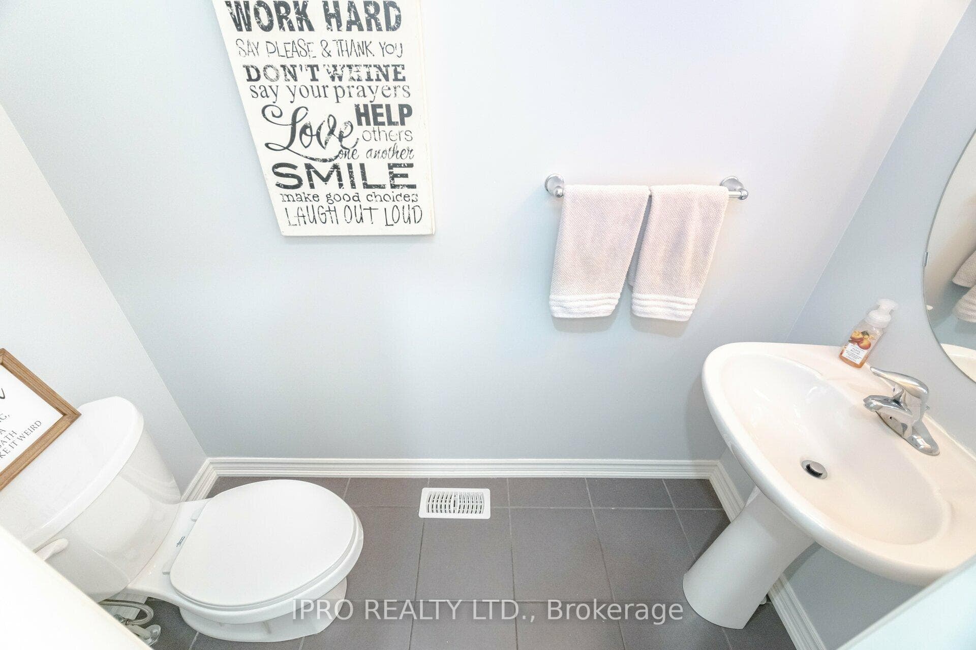 10 Vaughan Street Unit 8 photo 15