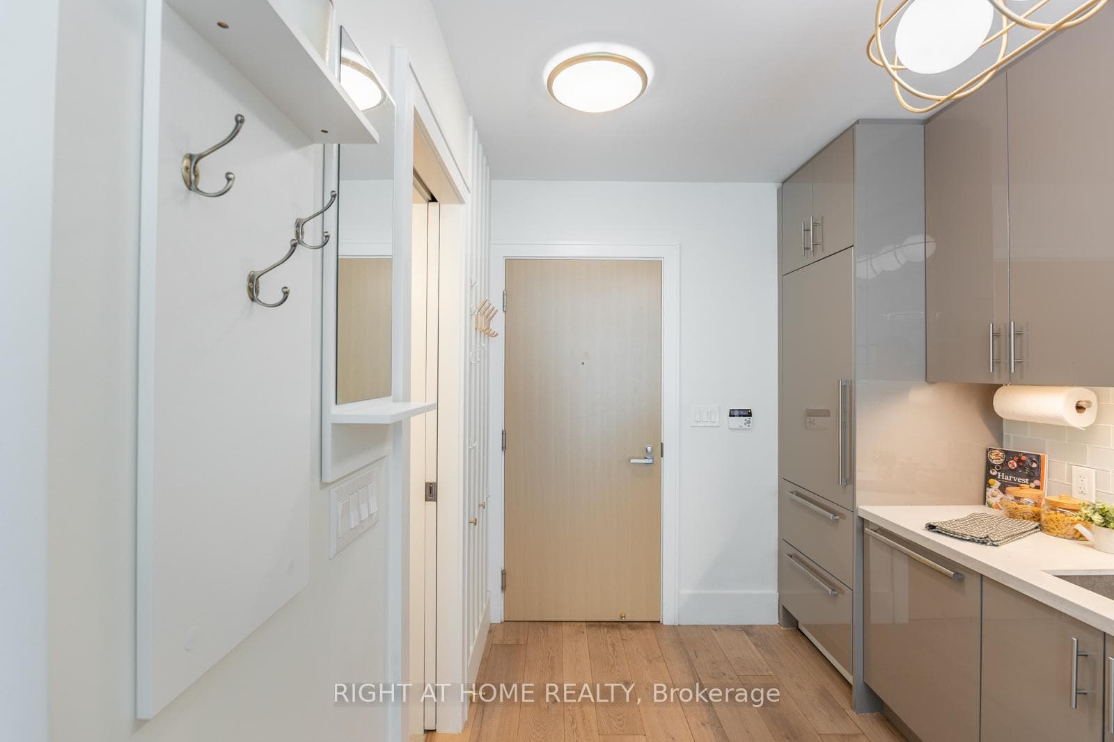 39 Queens Quay Unit 129 photo 21
