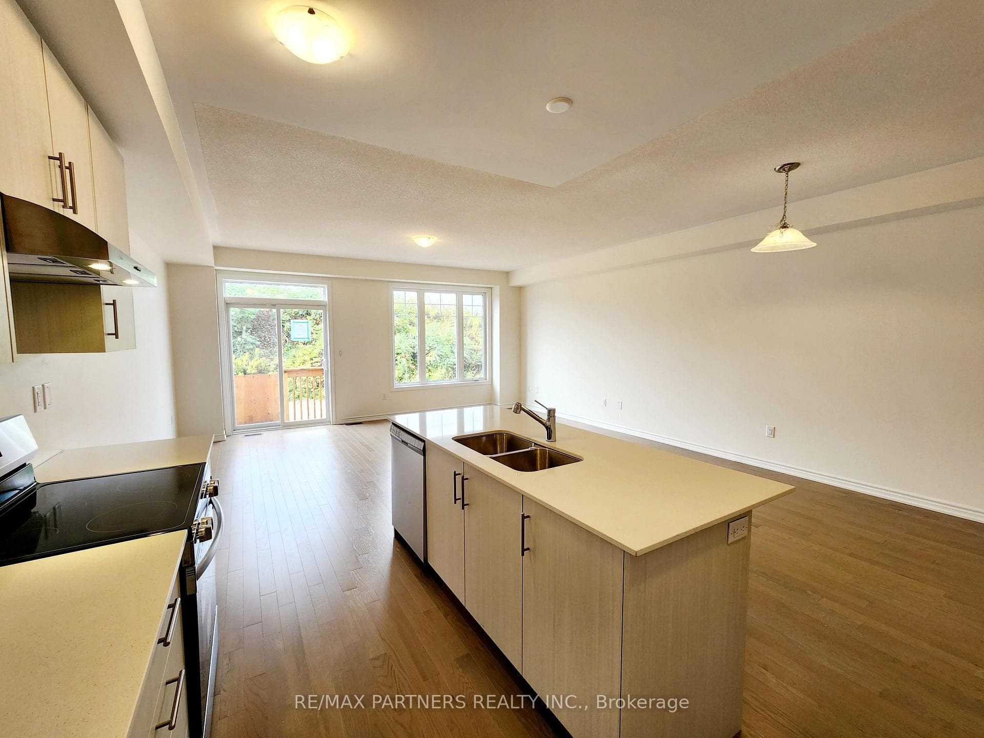 136 Greer Street photo 13