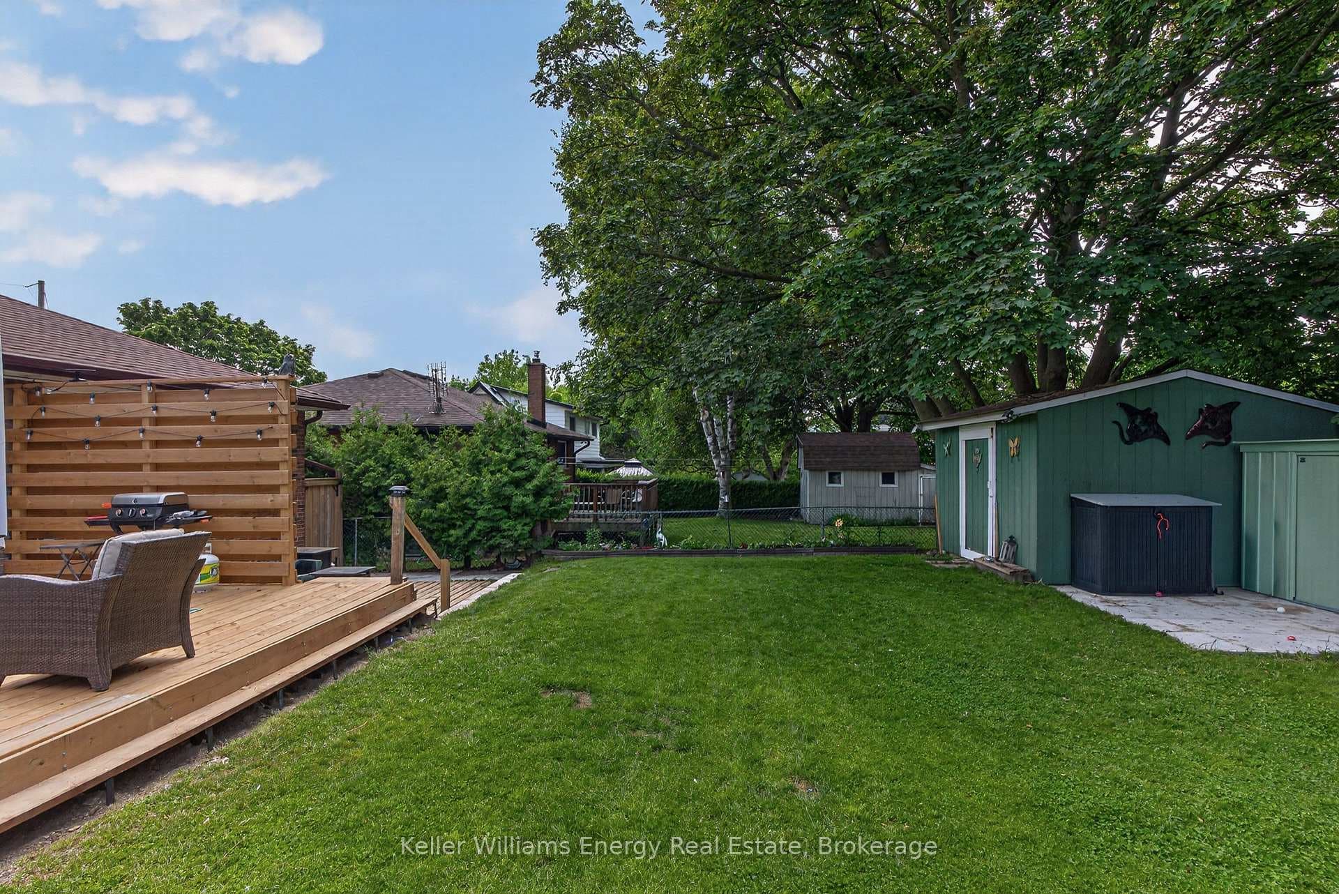 405 Bernhard Crescent photo 38