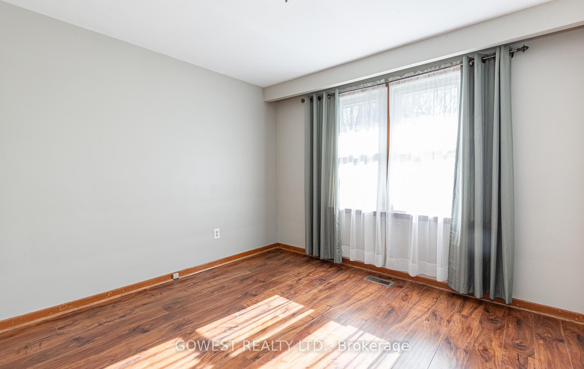 106 Wellesworth Drive photo 18