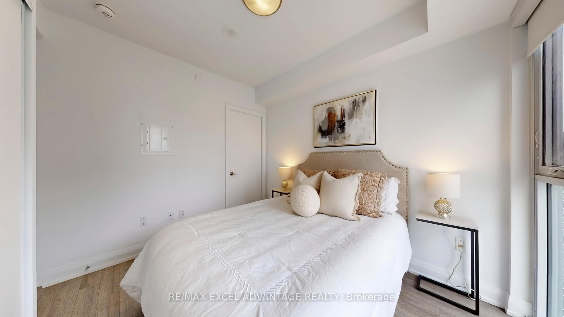 Peaceful, minimalist bedroom retreat