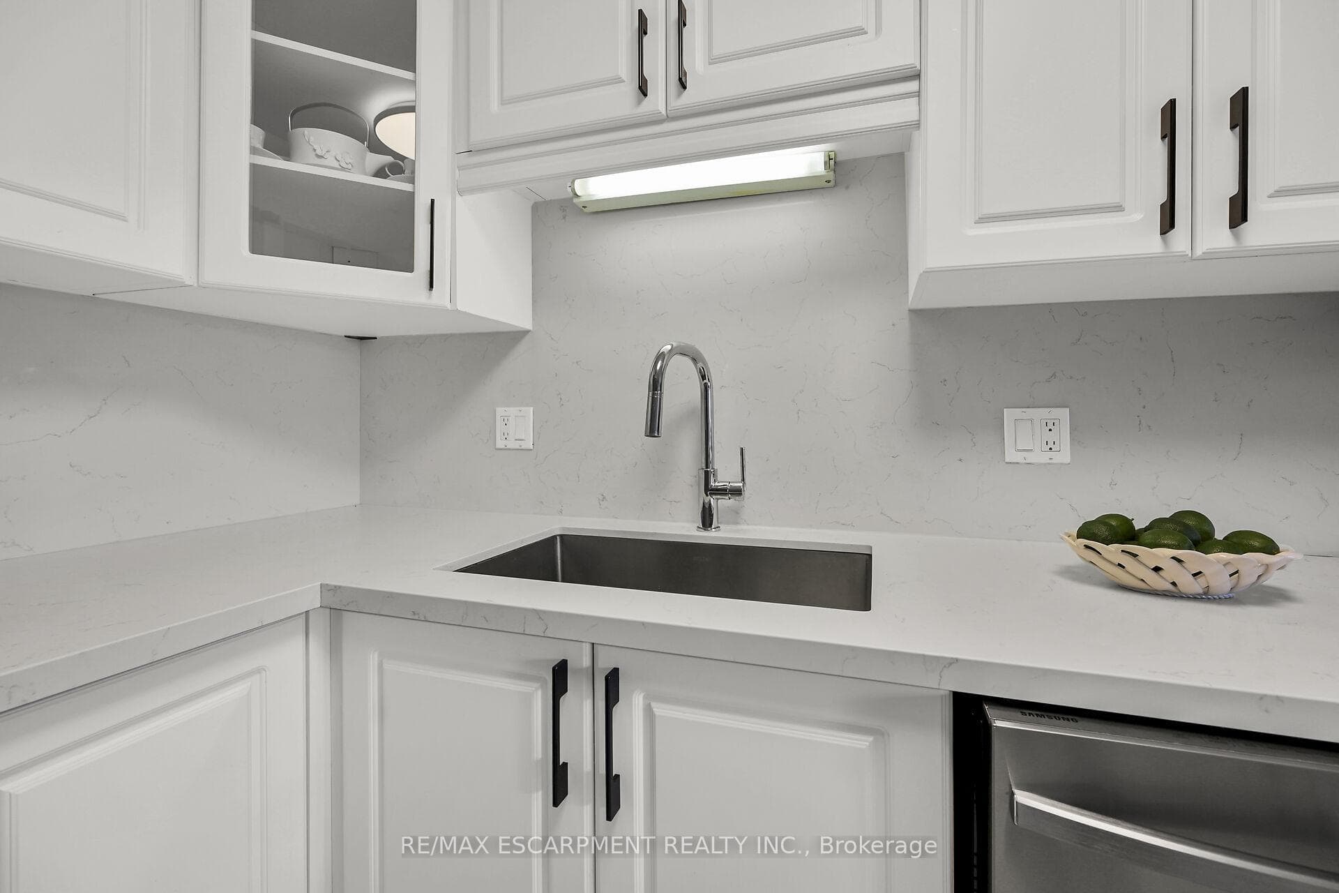 2151 Walkers Line Unit 10 photo 7