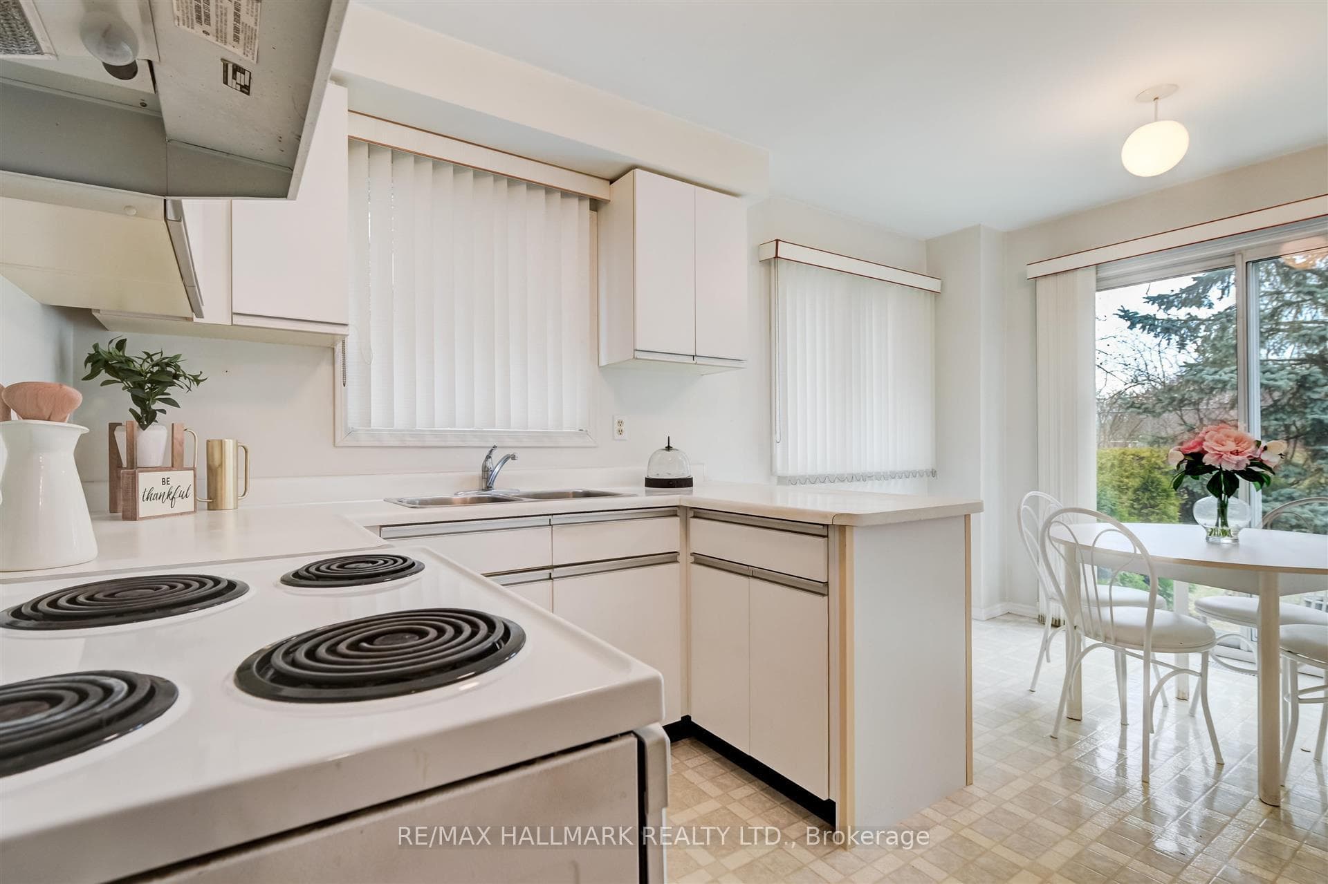 44 Golders Green Avenue photo 12