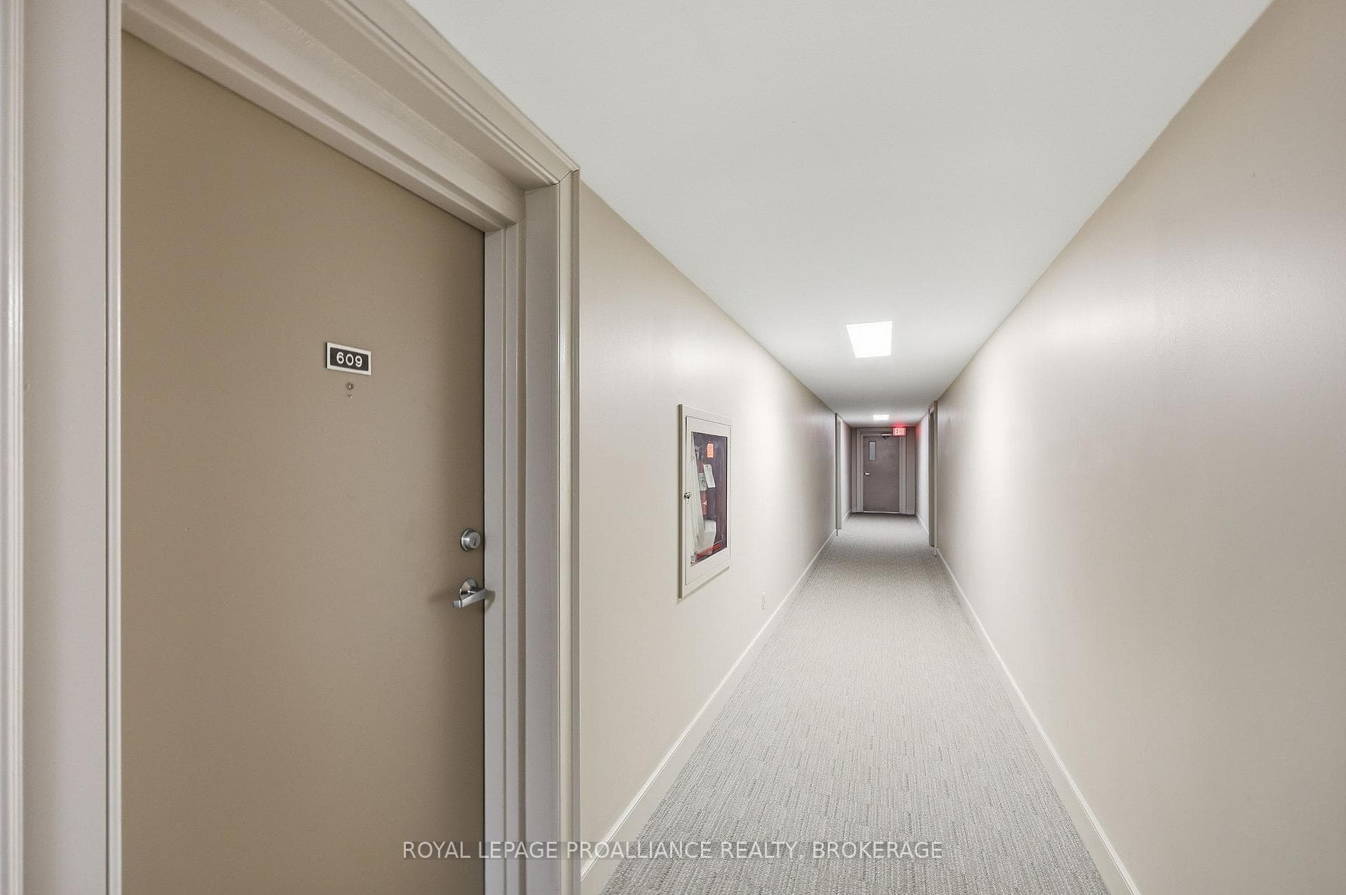 358 Queen Mary Road Unit 609 photo 17