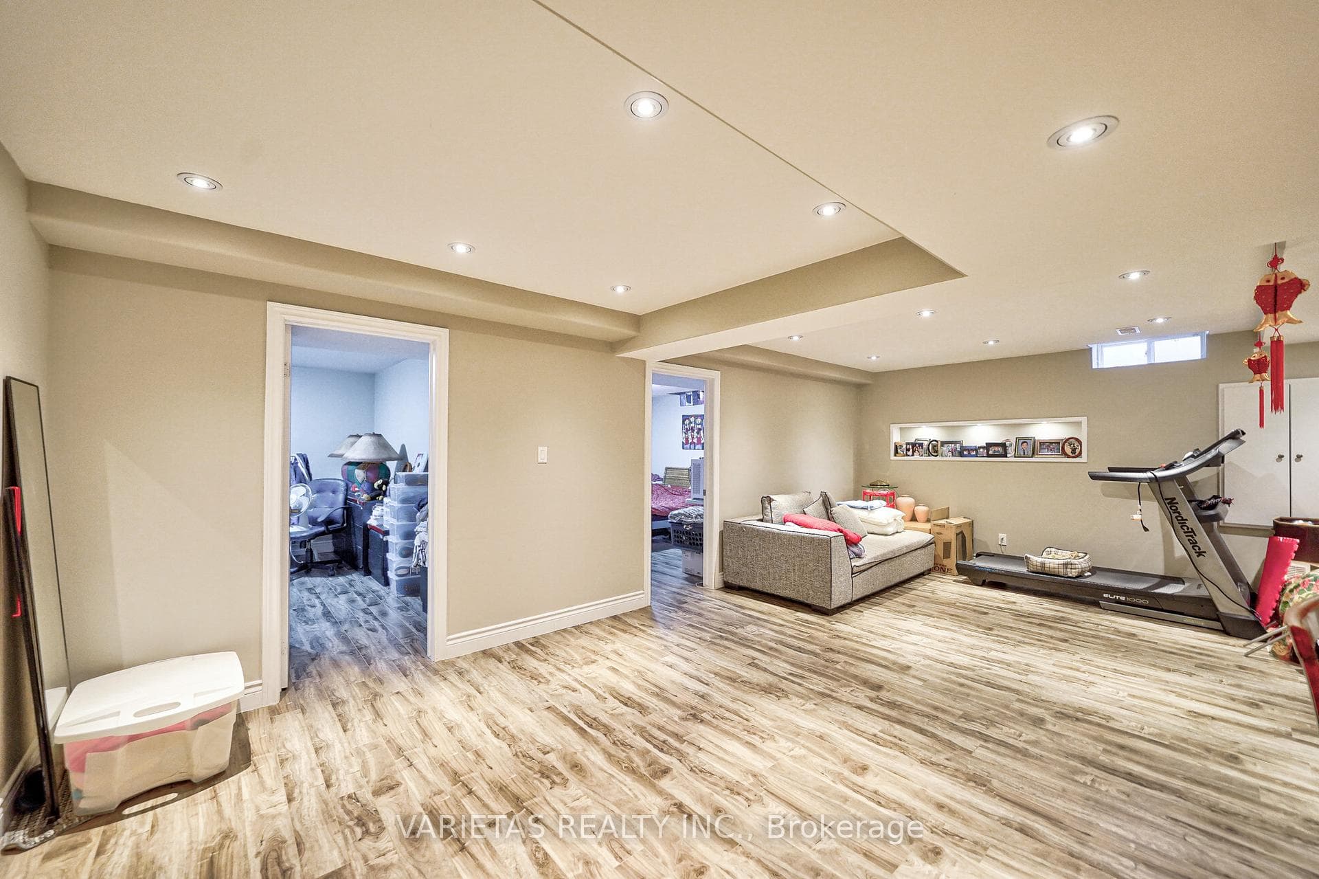 725 Millard Street photo 27