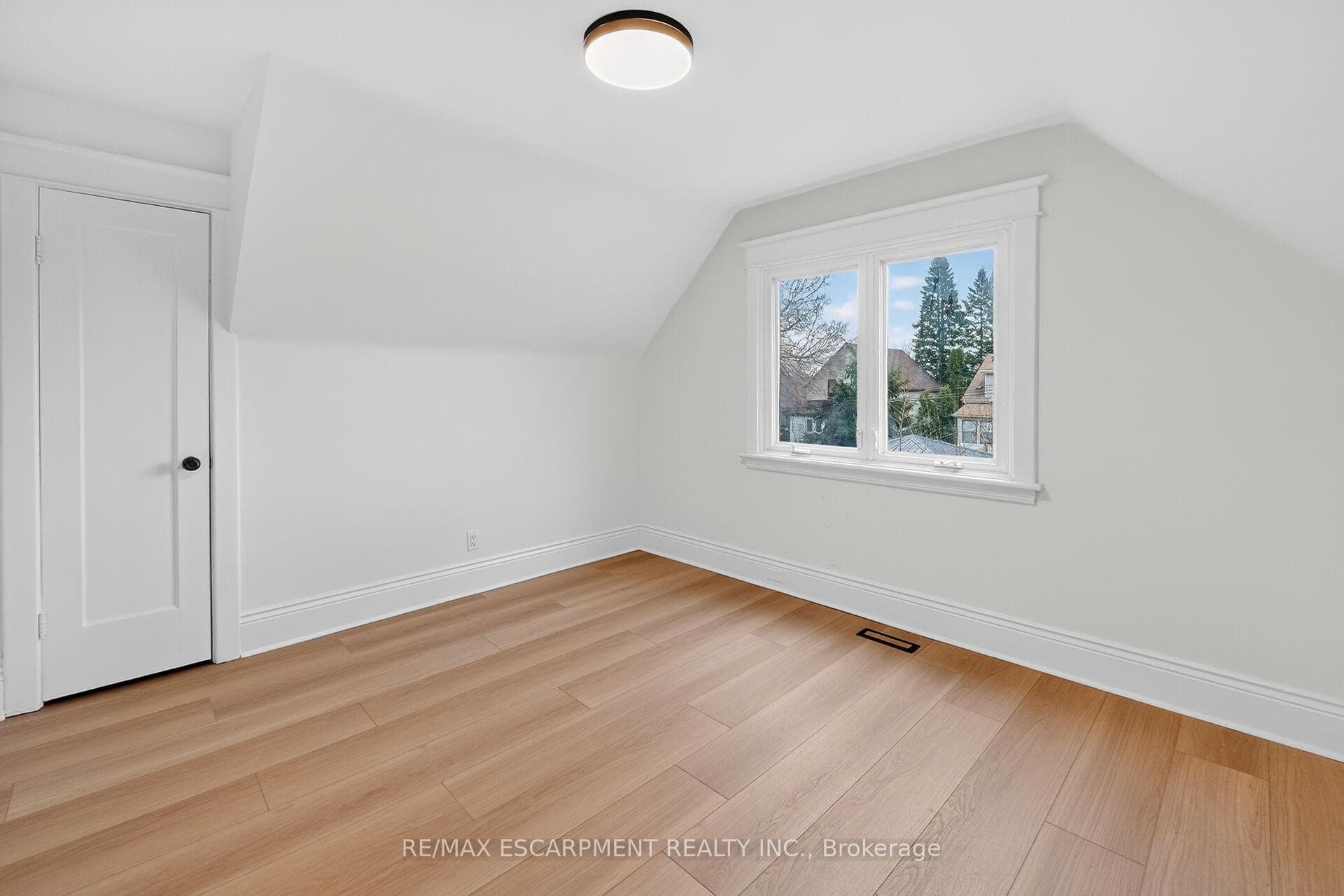 101 Houghton Avenue photo 21
