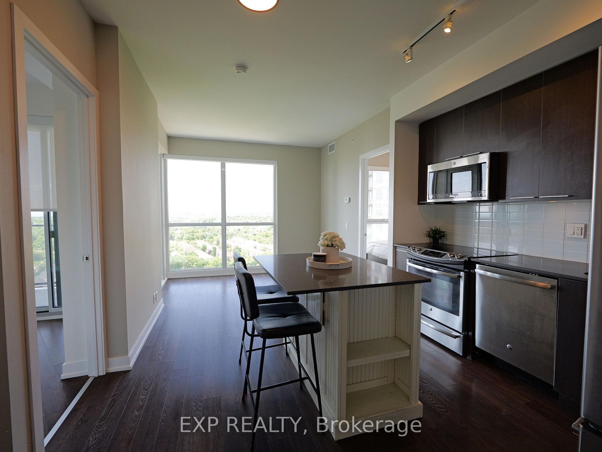10 Park Lawn Road Unit 2204 photo 4