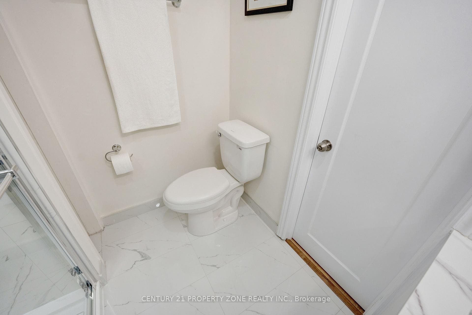 187 Martha Crescent photo 26