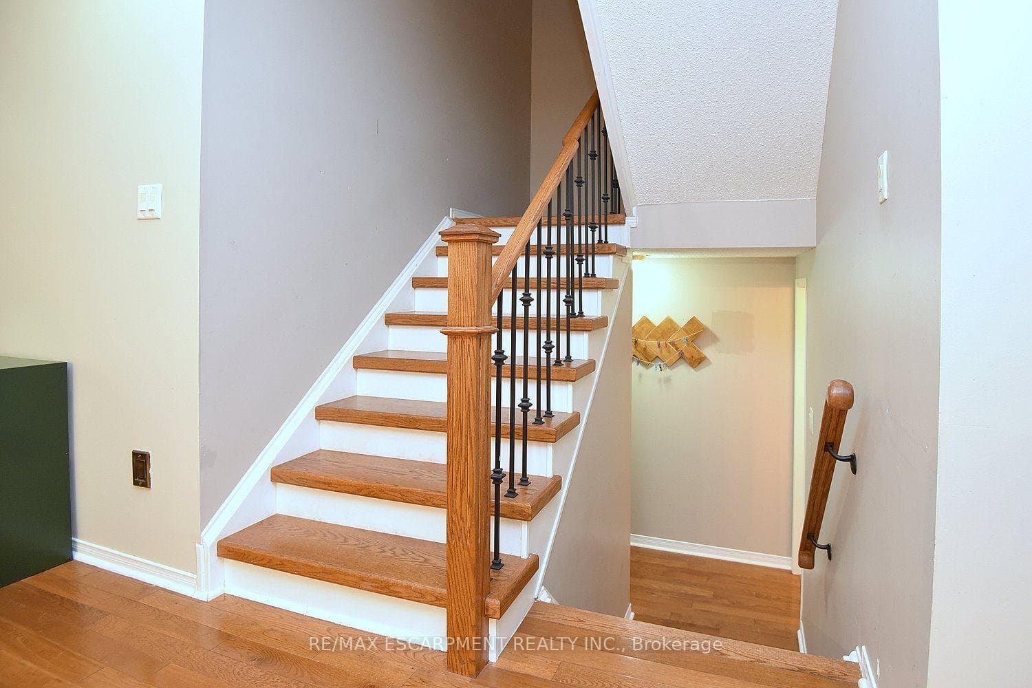 22 Moore Crescent photo 24