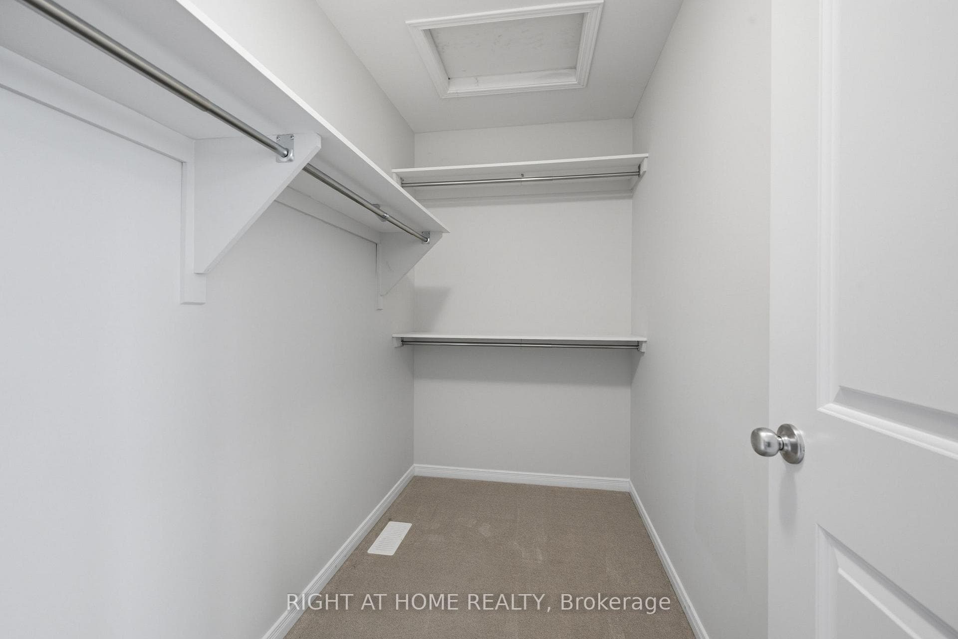 593 Edenwylde Drive photo 28