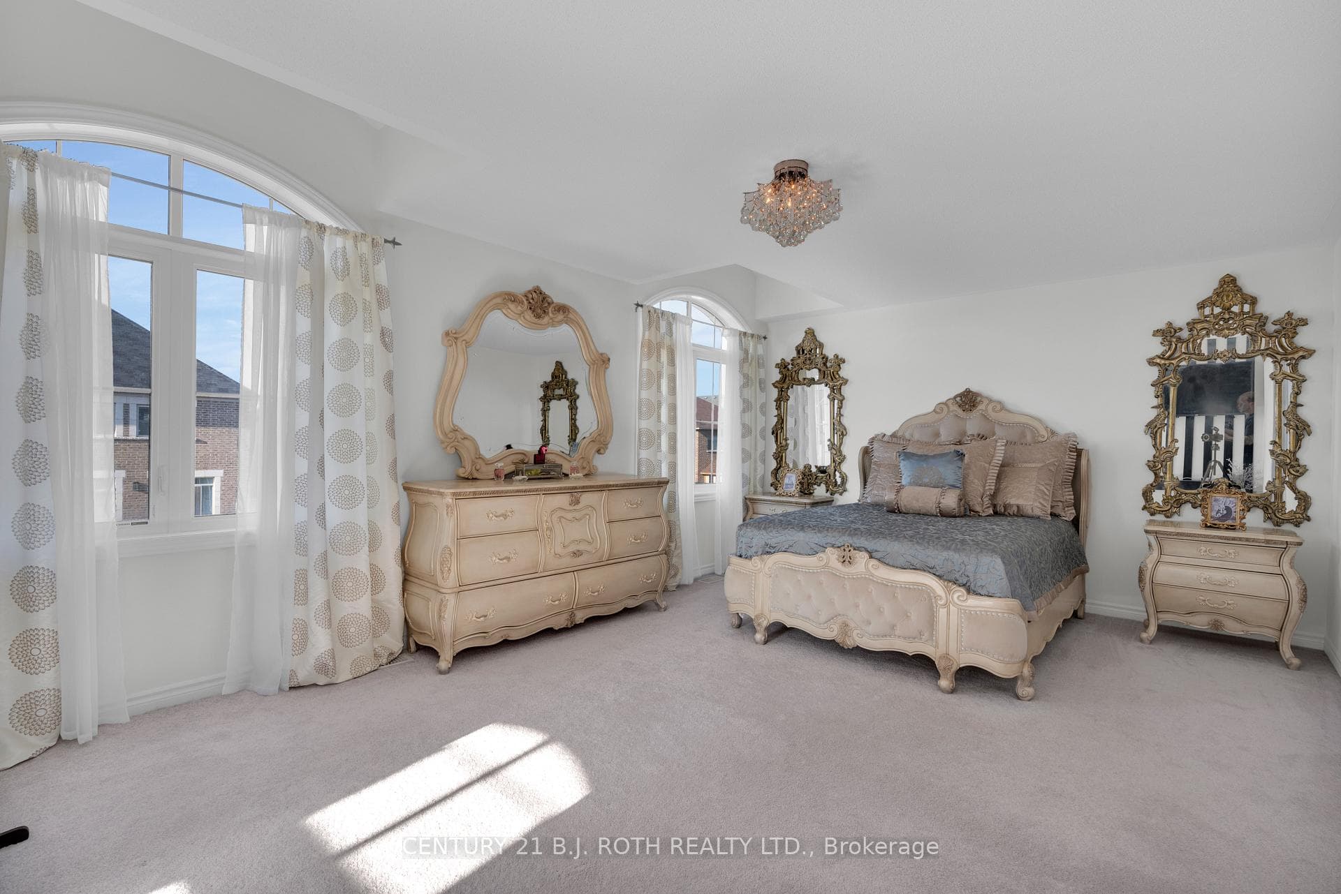 1056 Wickham Road photo 27