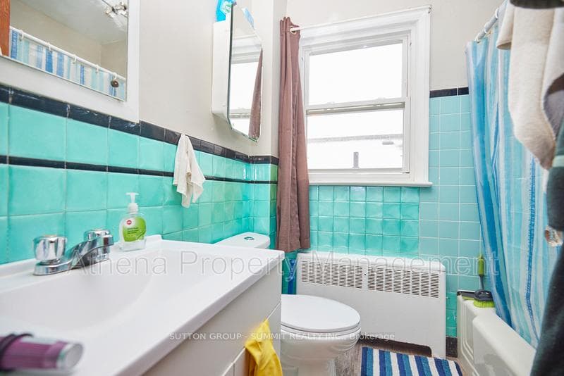 56 Marlborough Avenue Unit Upper photo 5