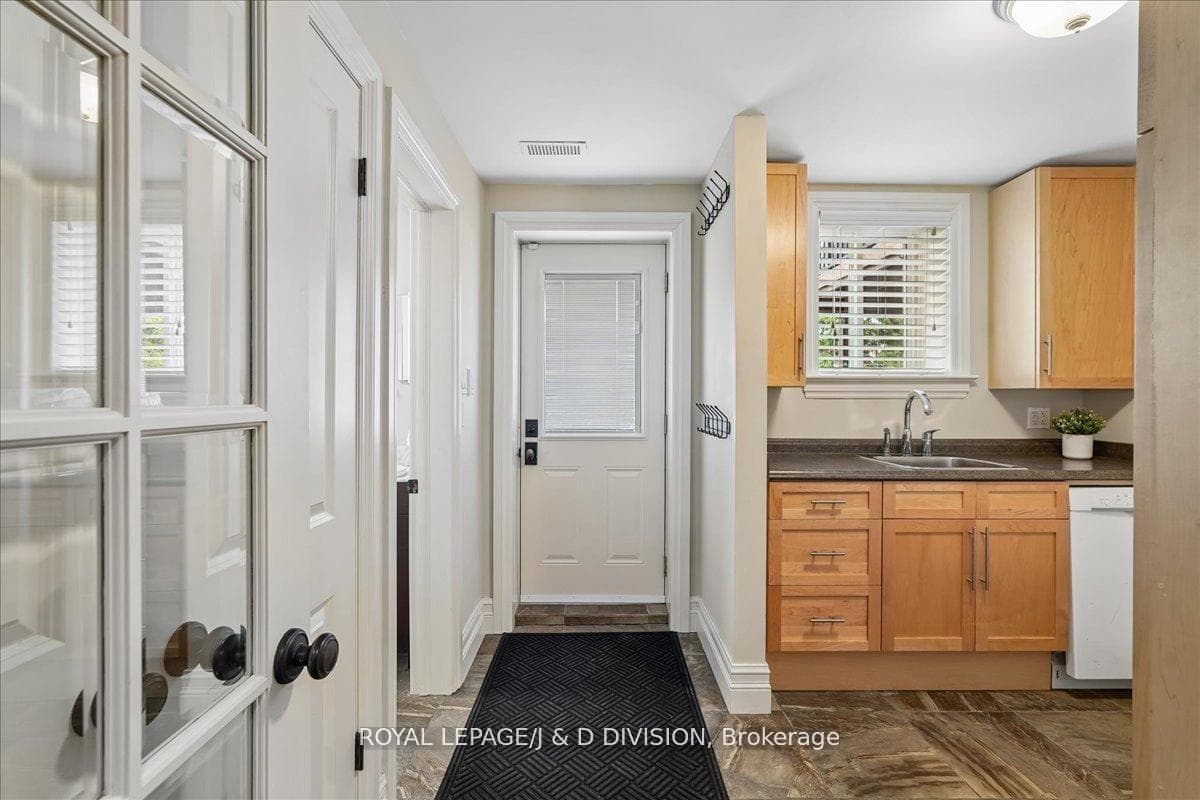 44 George Henry Boulevard photo 25