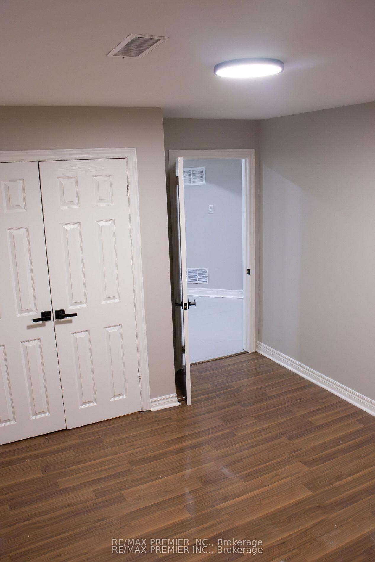 55 Breeze Drive Unit Bsmt photo 13