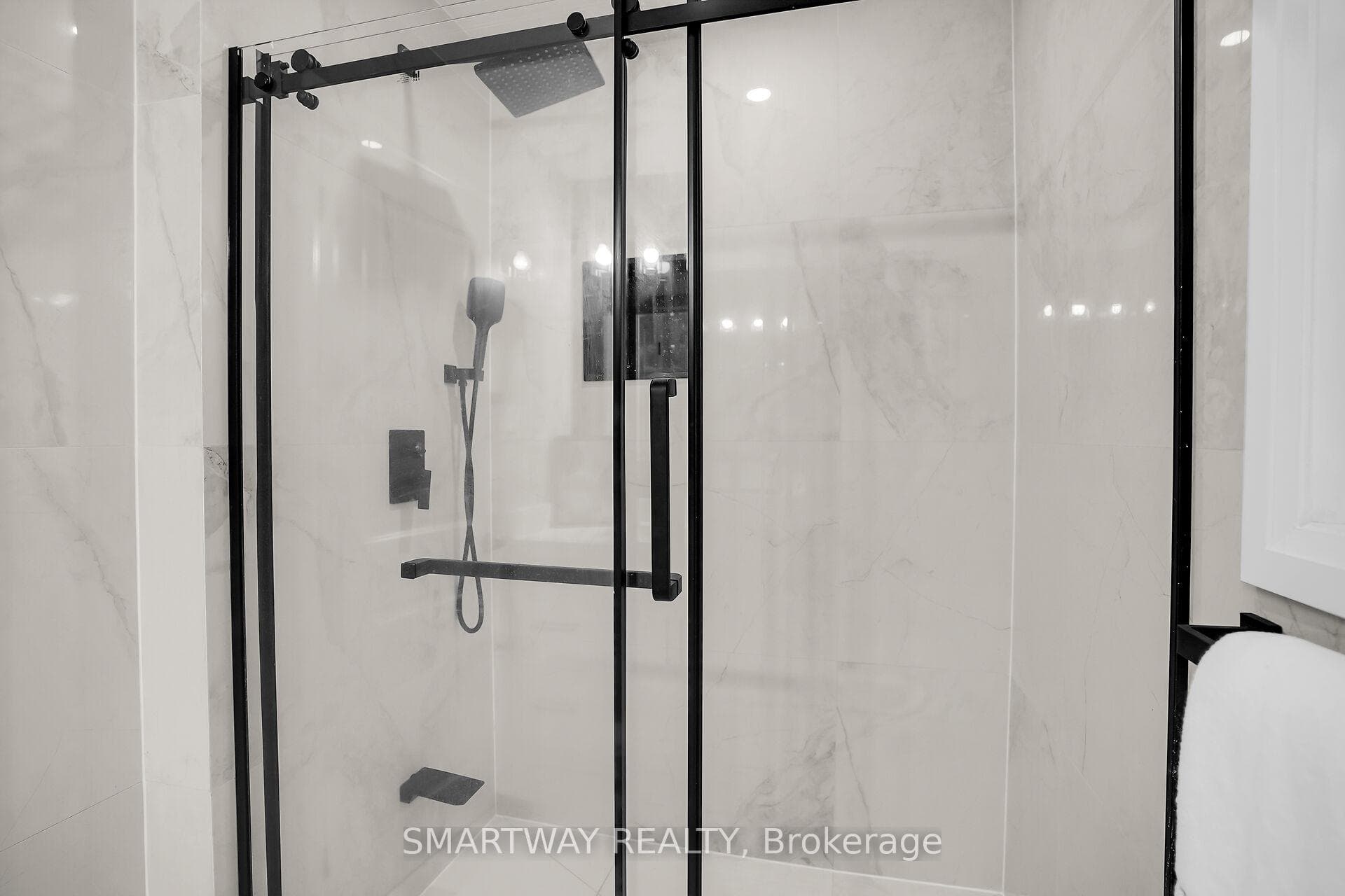 633 Donegal Drive photo 21