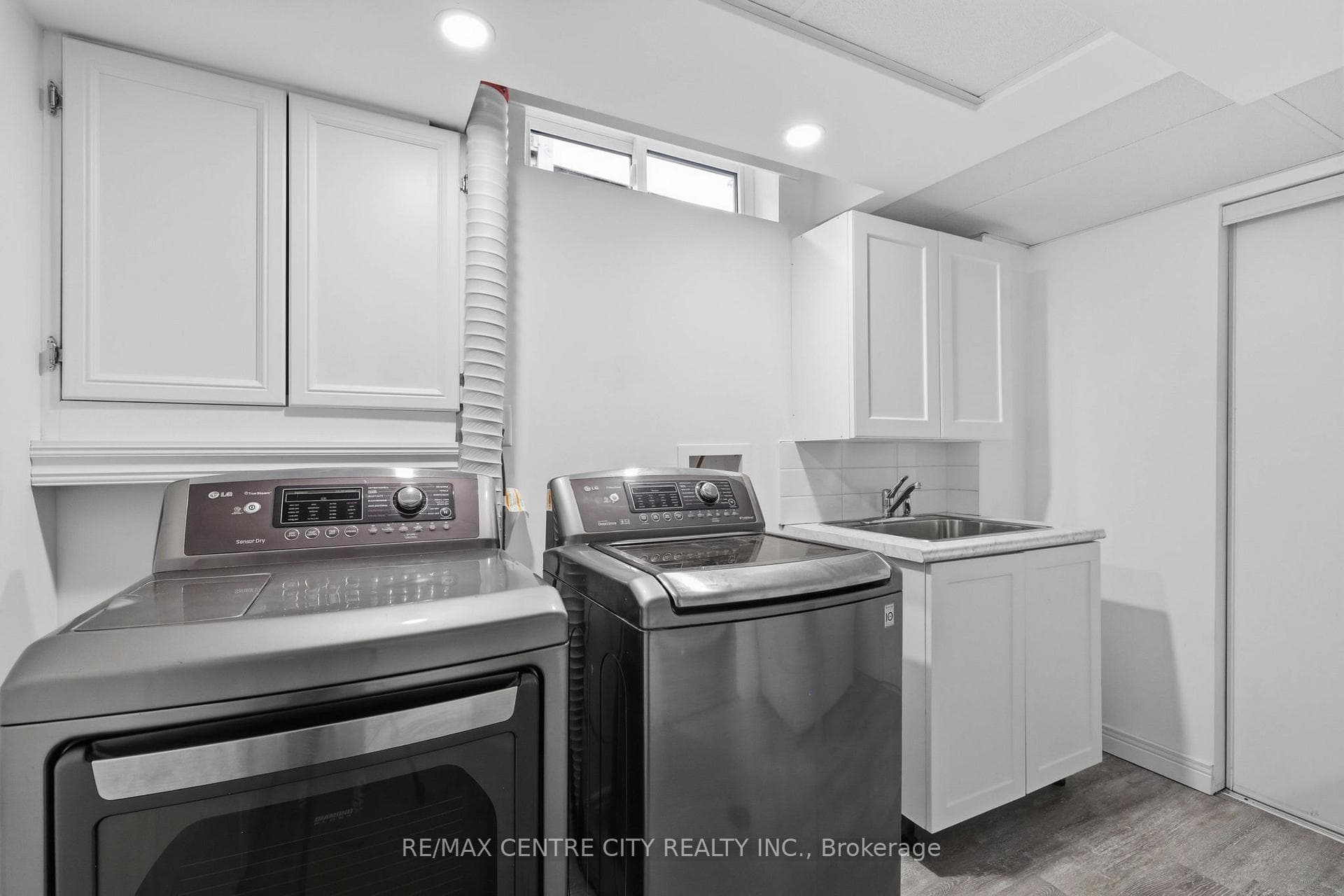 419 Ferndale Avenue photo 35
